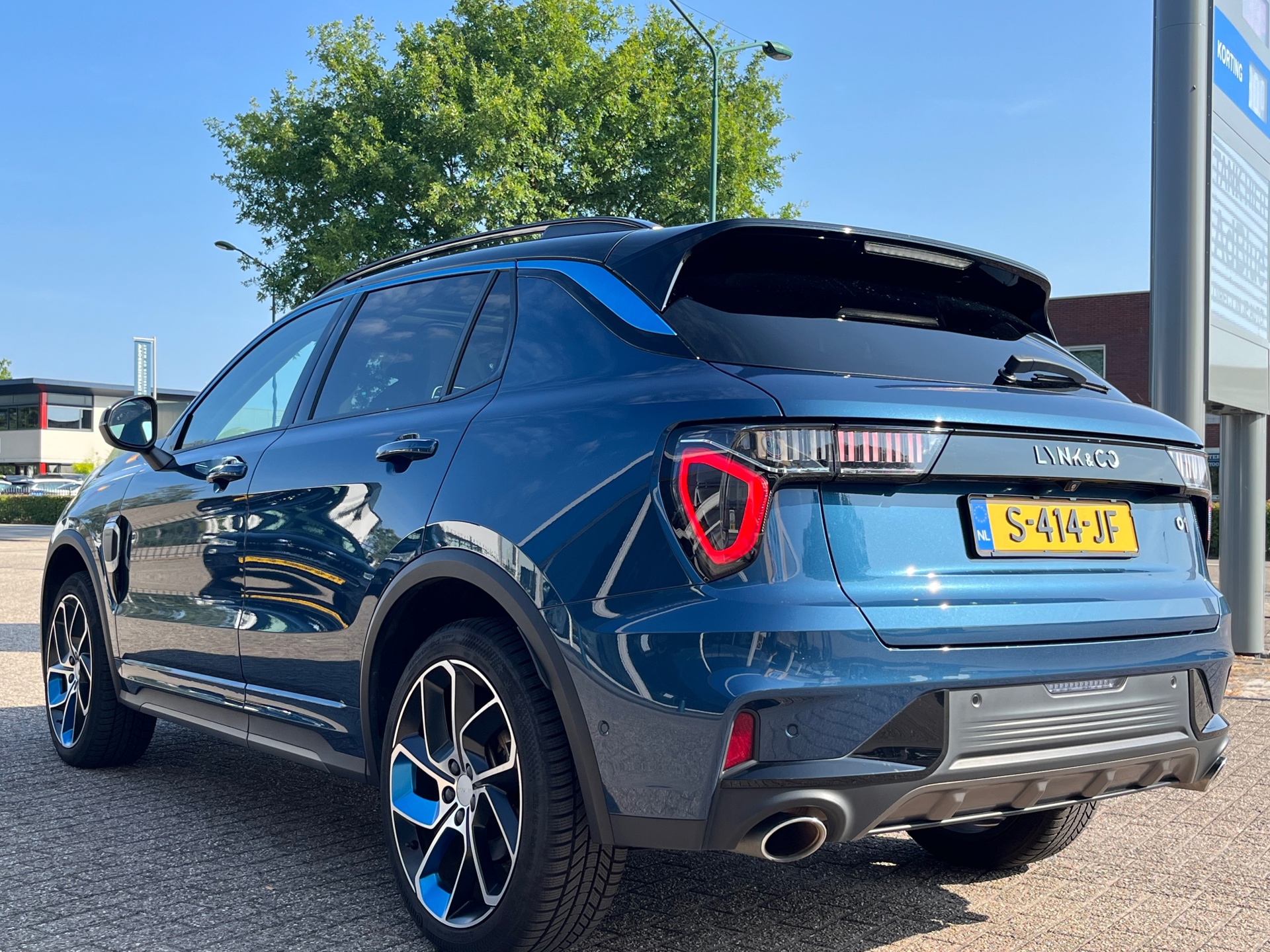 Foto van Lynk&co LYNK & Co 01