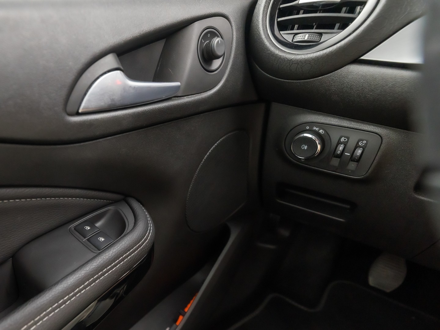 Foto van Opel Adam