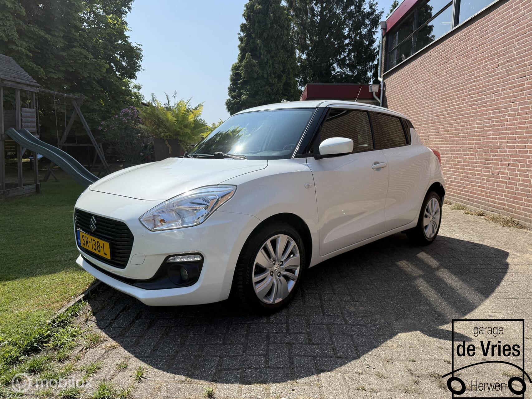 Suzuki Swift 1.2 Select 2017 - voorkant