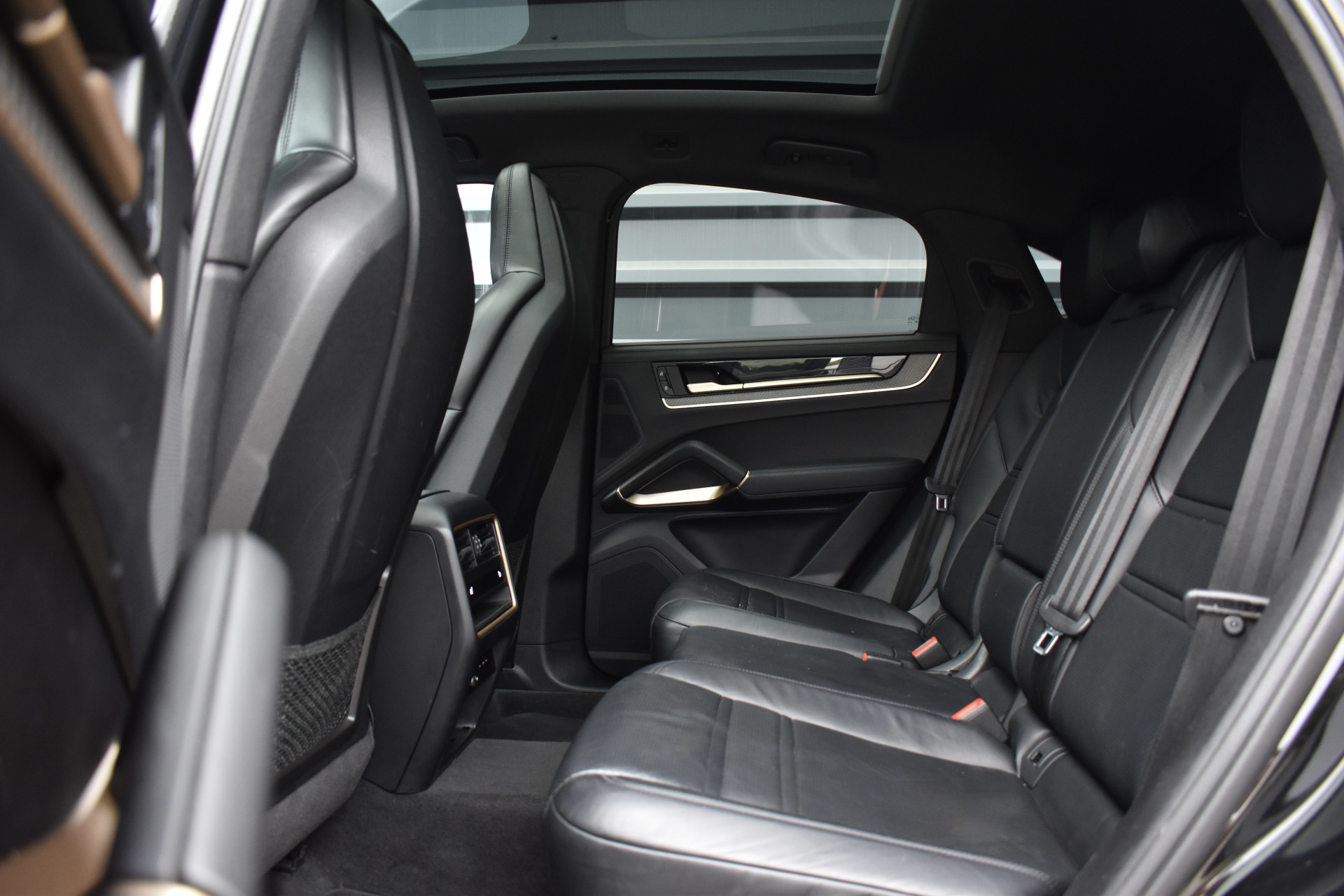 Foto van Porsche Cayenne E-hybrid