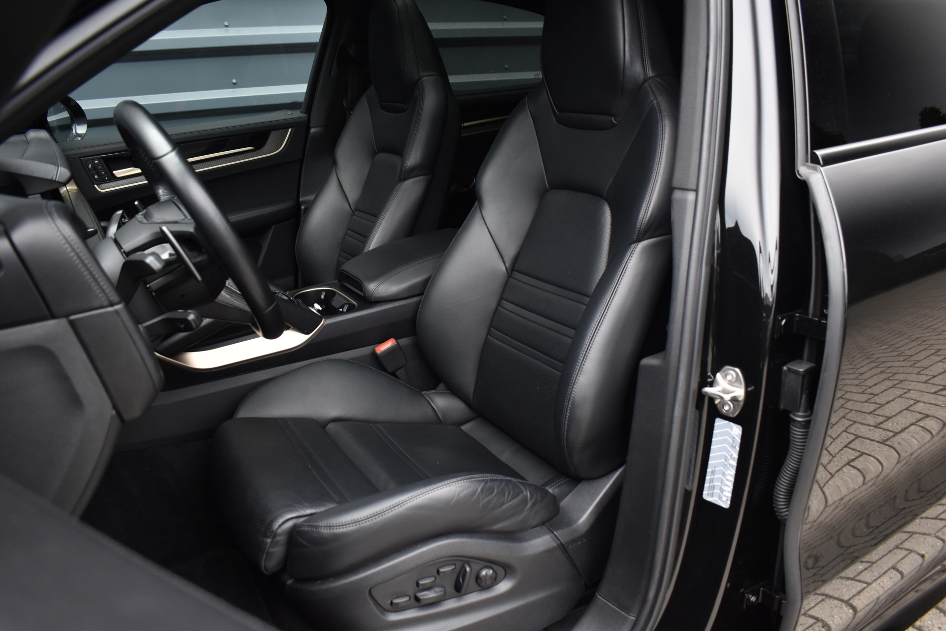 Foto van Porsche Cayenne E-hybrid
