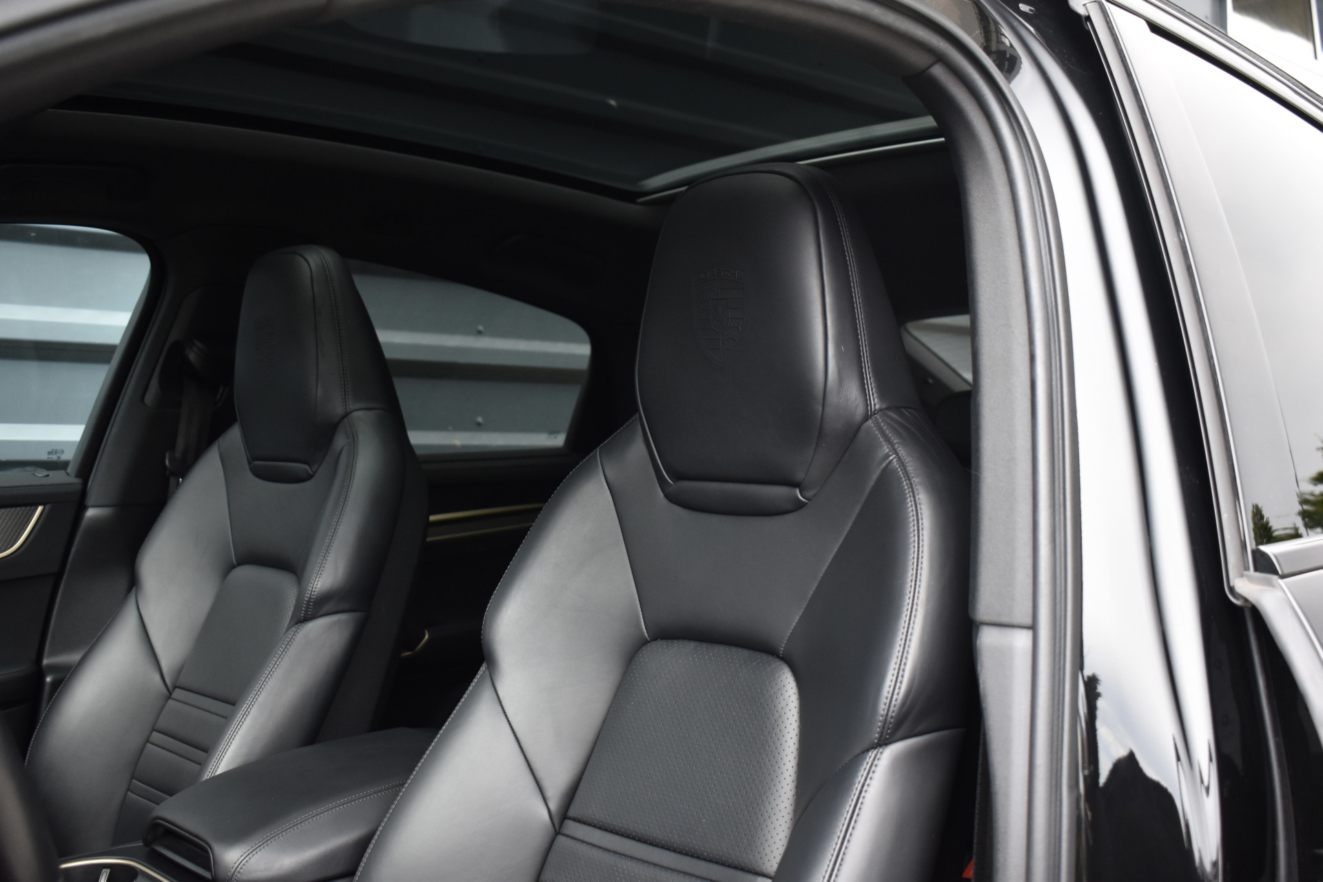 Foto van Porsche Cayenne E-hybrid