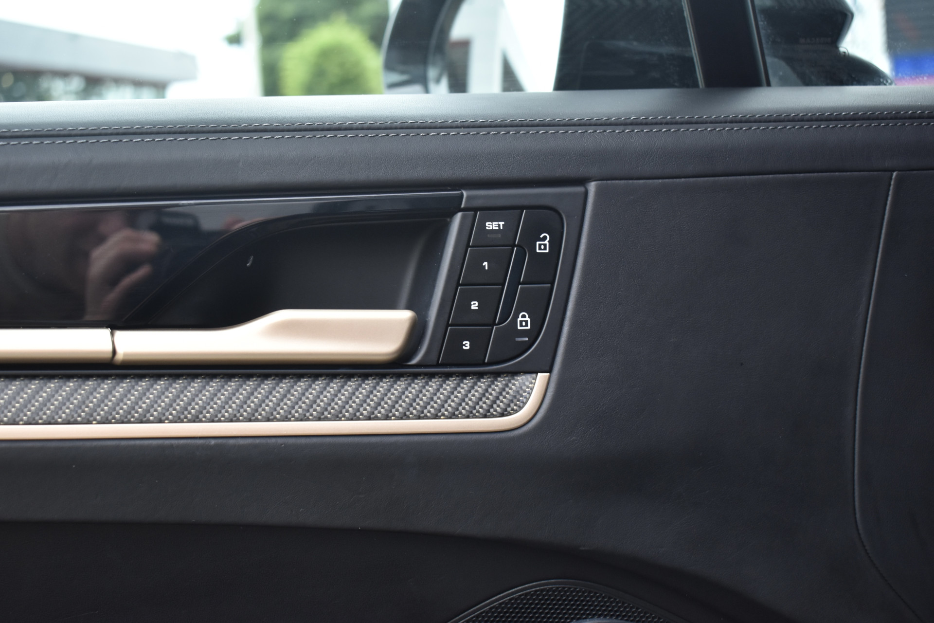 Foto van Porsche Cayenne E-hybrid
