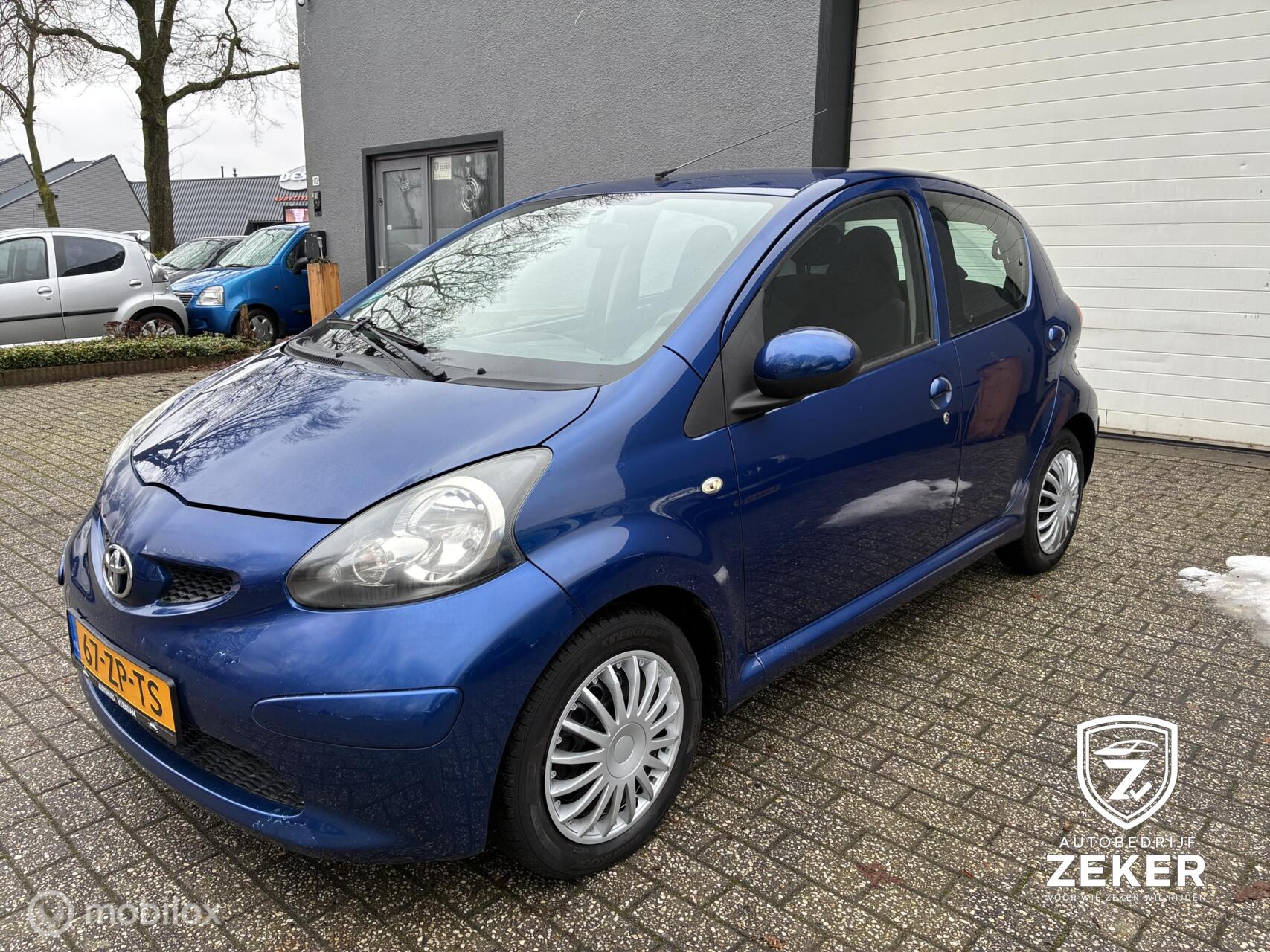 Toyota Toyota Aygo 1.0-12V + / NIEUWE APK / NAP / 2008 - voorkant