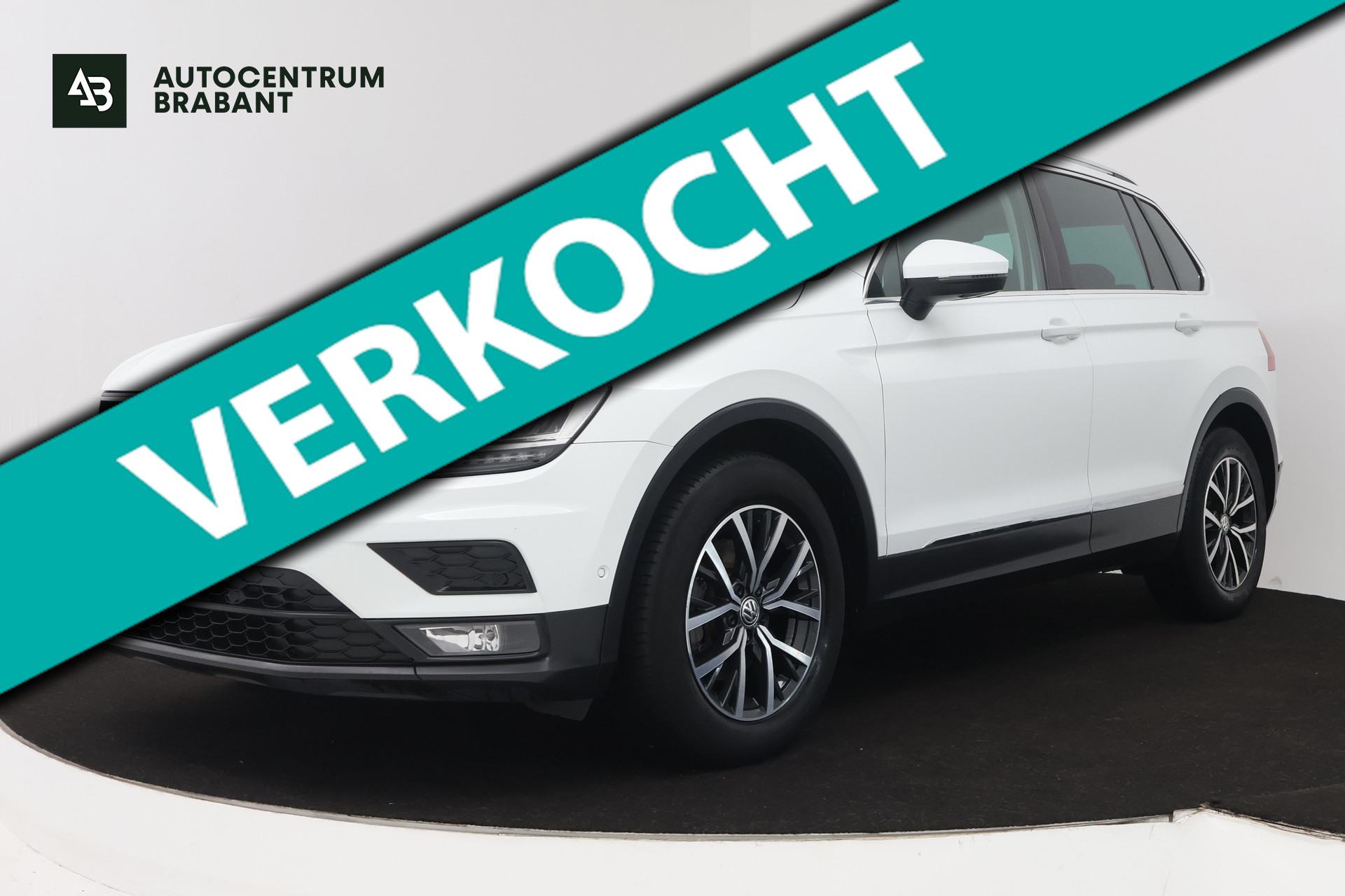 Volkswagen Tiguan 1.5 TSI Comfortline Business (NAVIGATIE, TREKHAAK, 360 CAMERA, VIRTUAL COCKPIT, LED) 2019 - voorkant