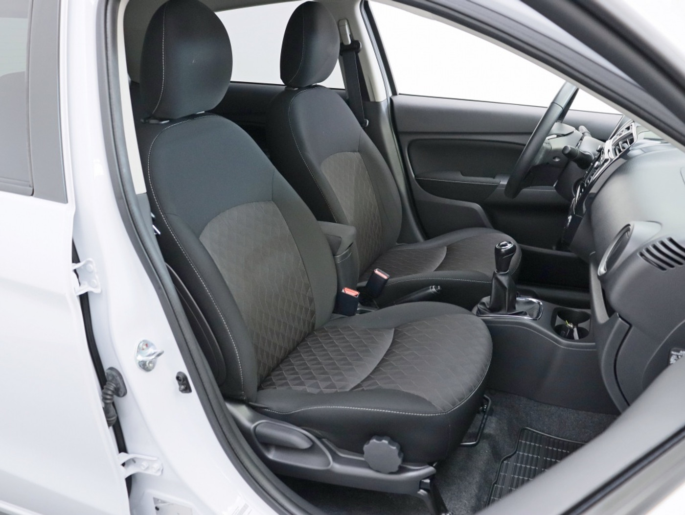 Foto van Mitsubishi Space Star