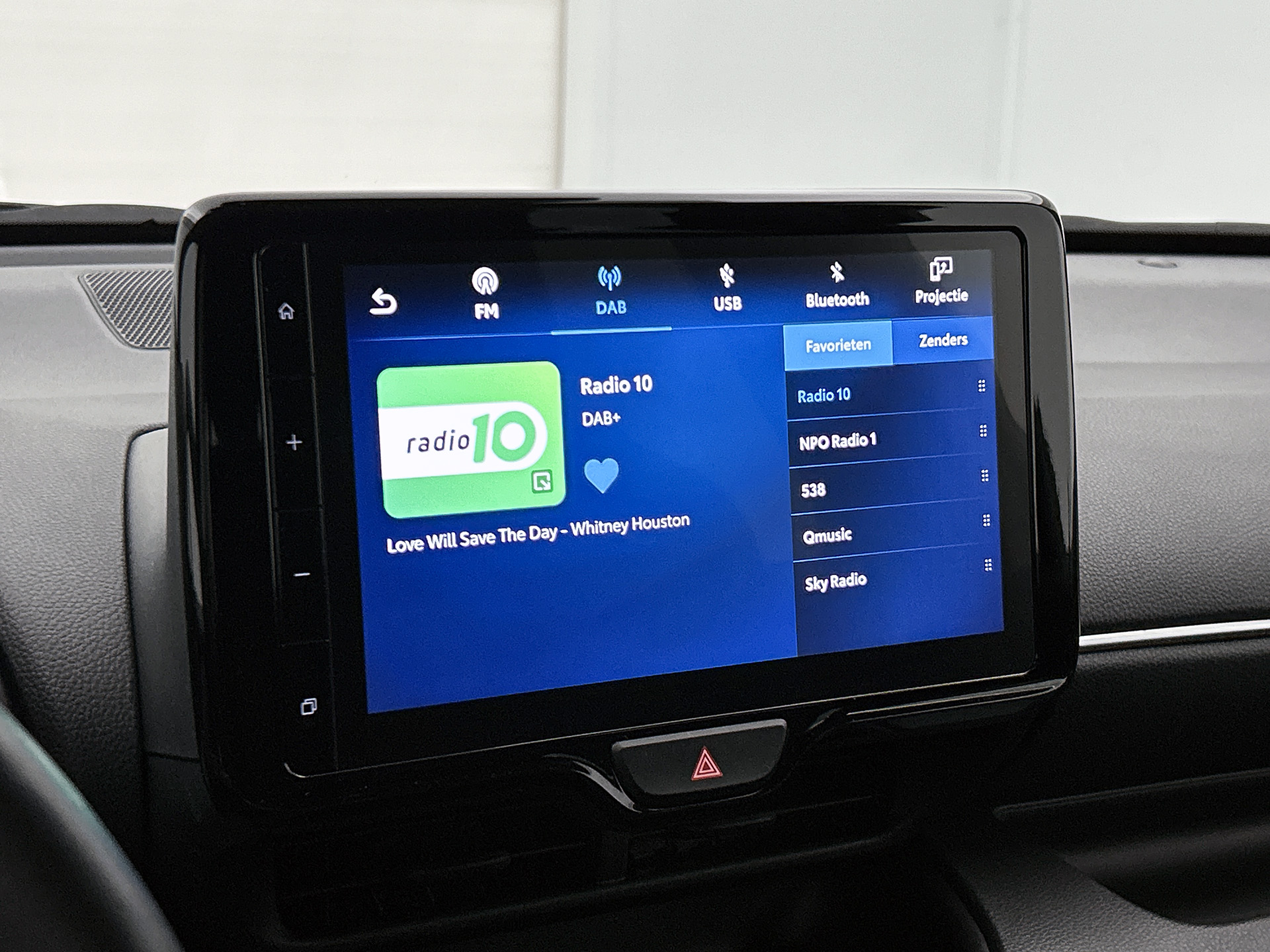 Foto van Mazda Mazda2 Hybrid
