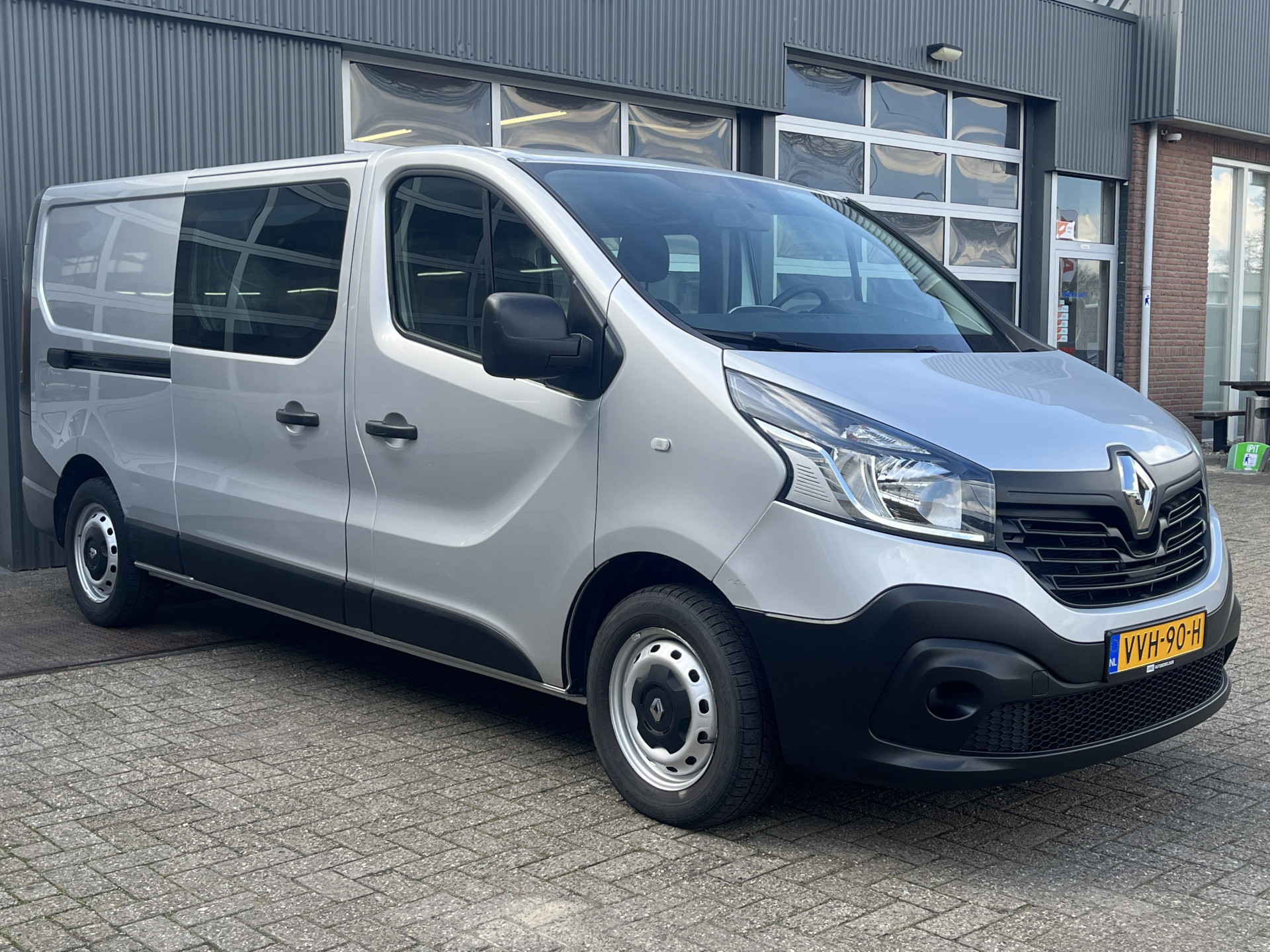 Renault Trafic 1.6 dCi T29 L2H1 DC 2016 - voorkant