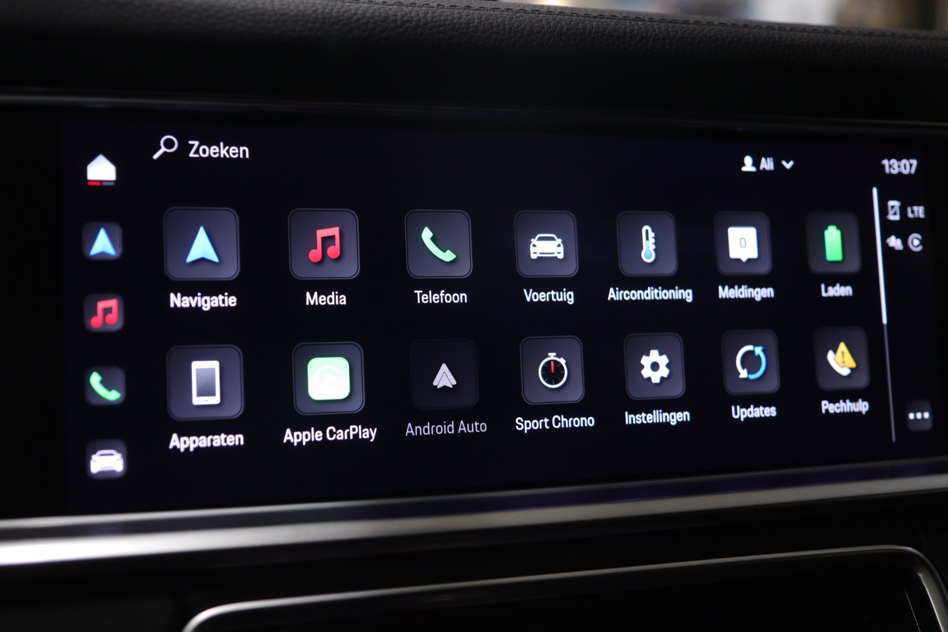 Foto van Porsche Panamera 4 E-hybrid
