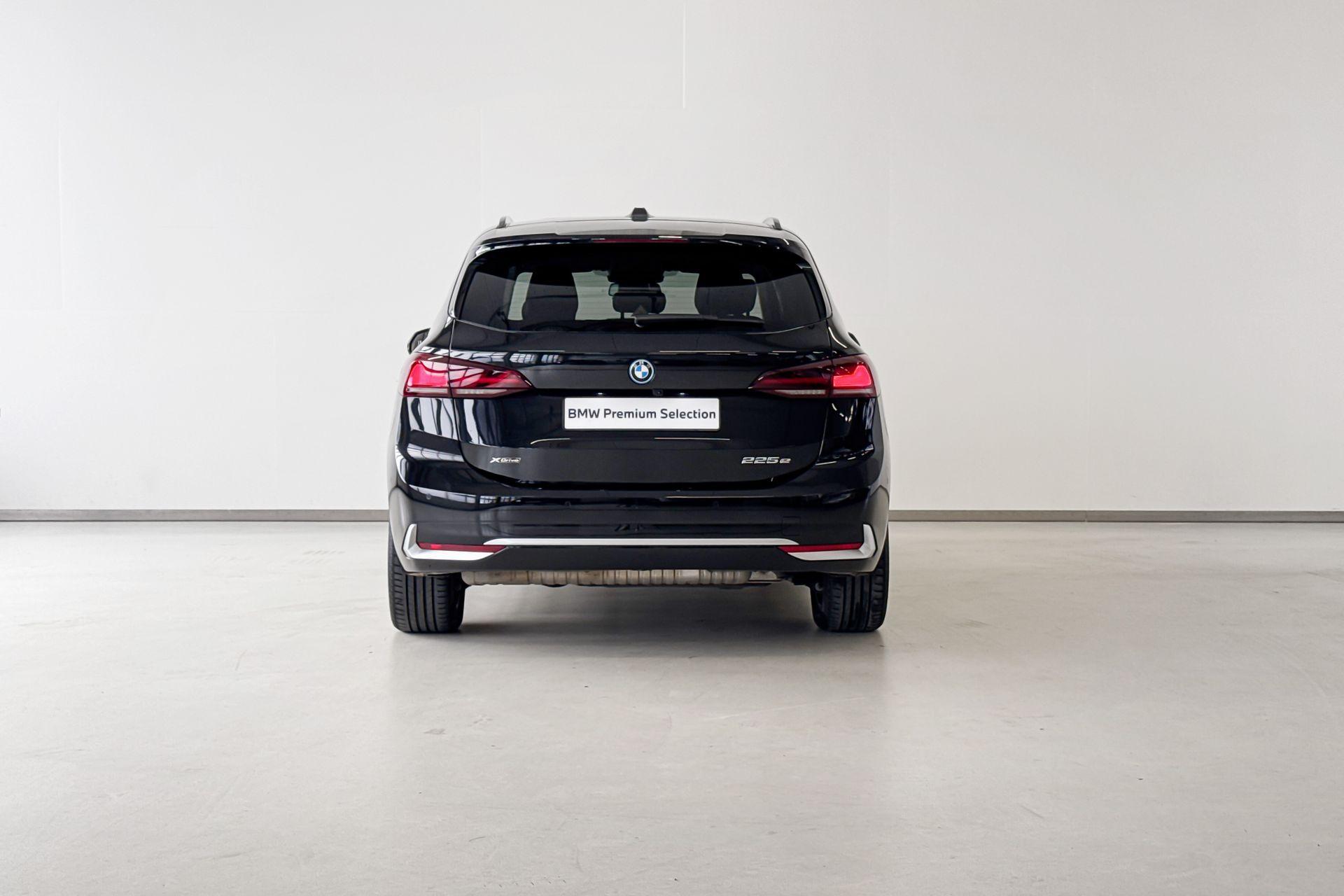 Foto van BMW 225e xDrive Active Tourer