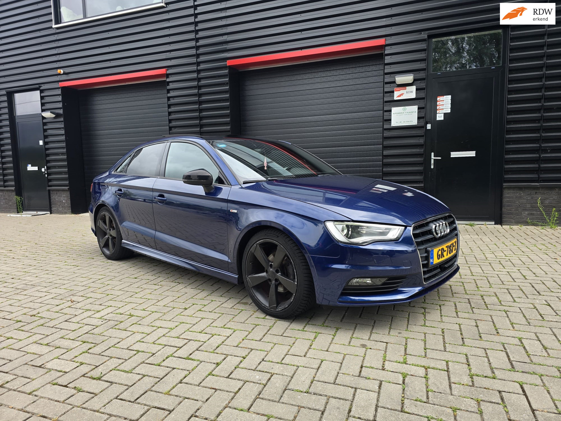 Audi A3 Limousine 1.6 TDI Ambition Sport Edition | S-LINE | PANO DAK | XENON - LED | NAVI | FULL OPTION! 2015 - voorkant