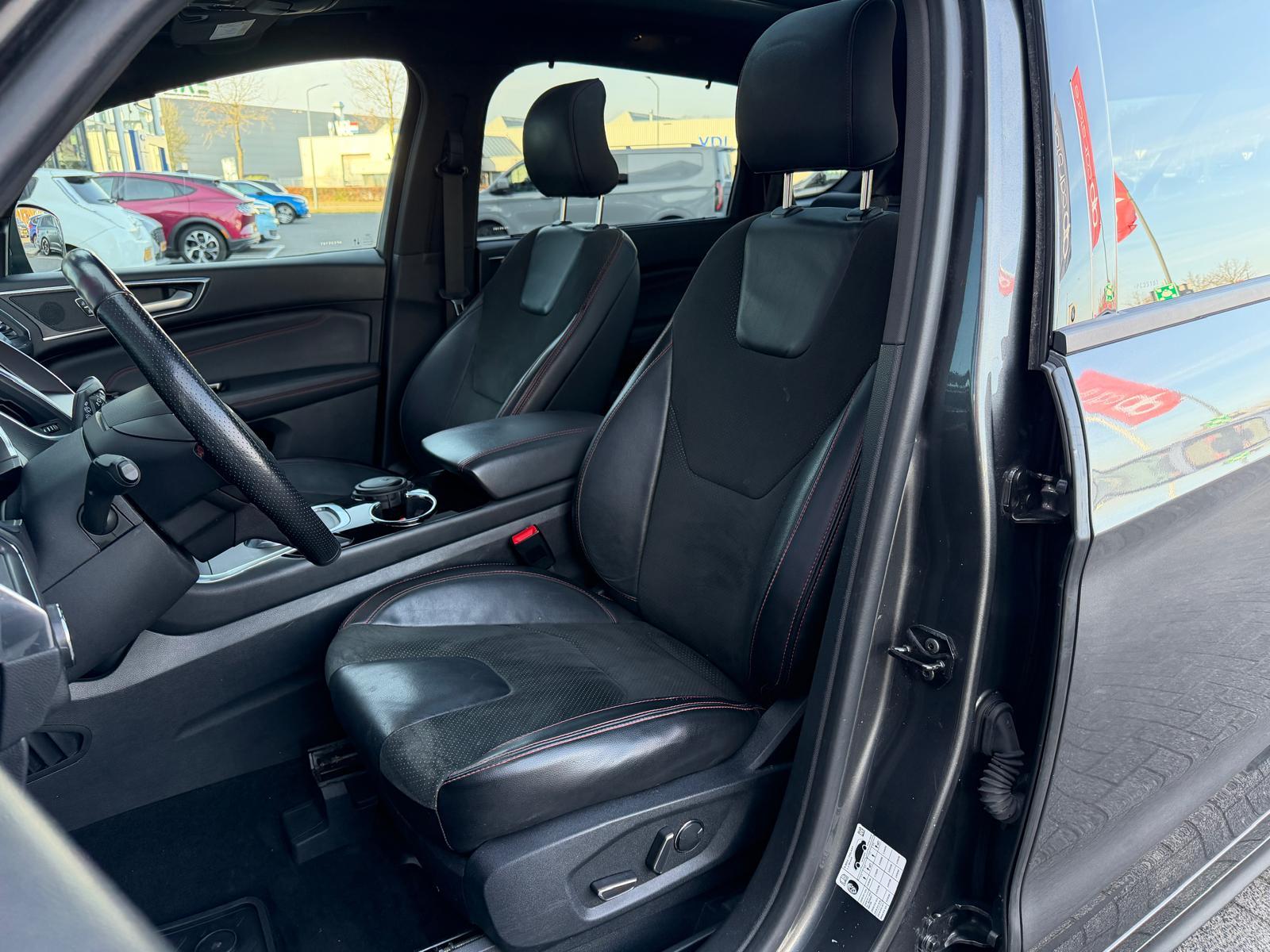 Foto van Ford S-max