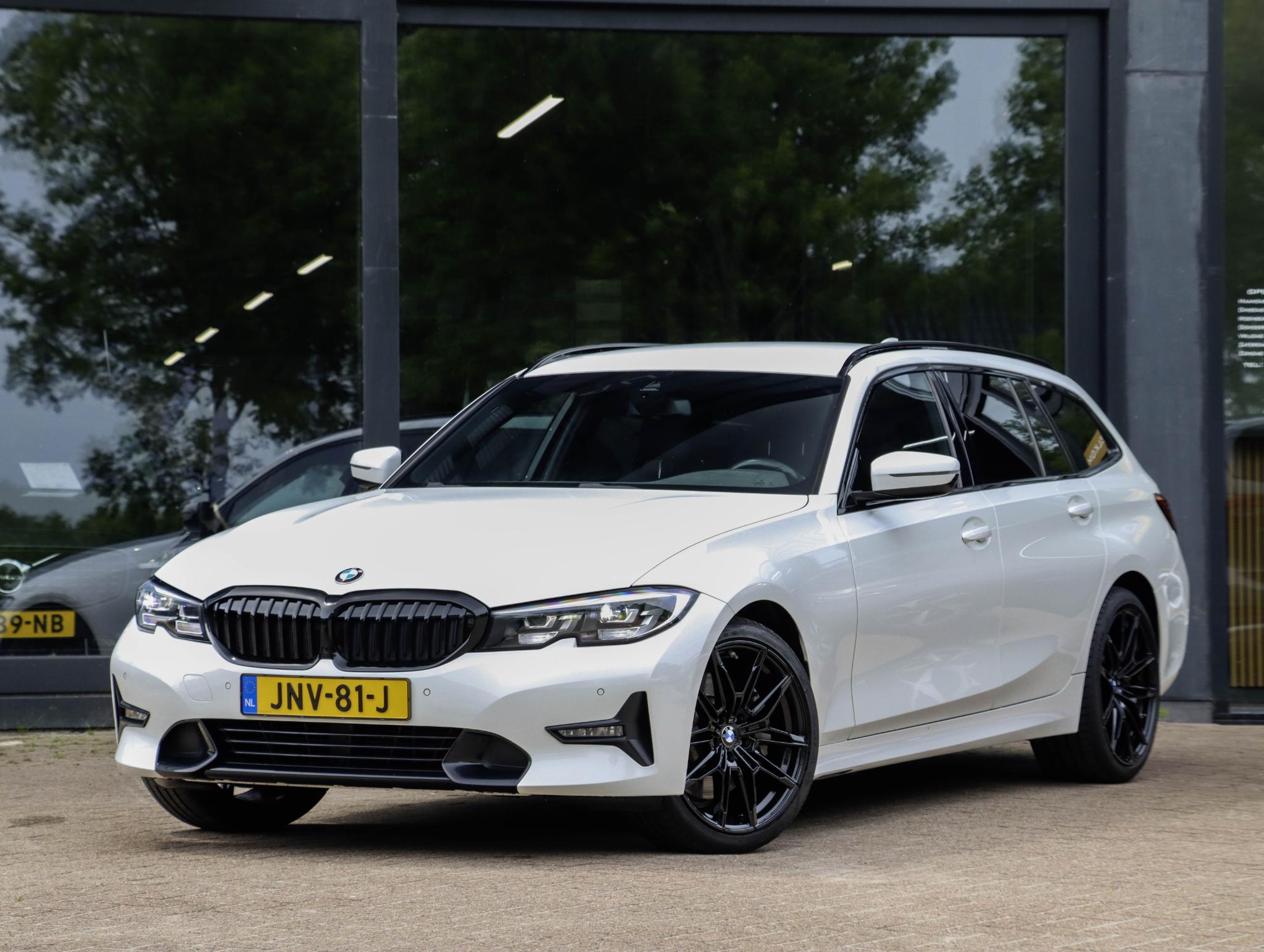 Foto van BMW 330i