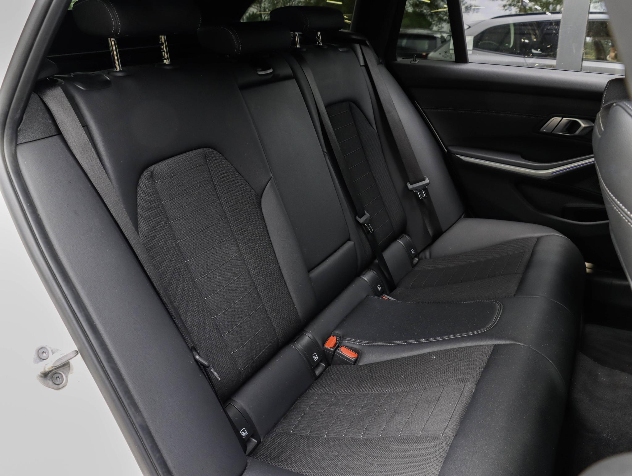 Foto van BMW 330i