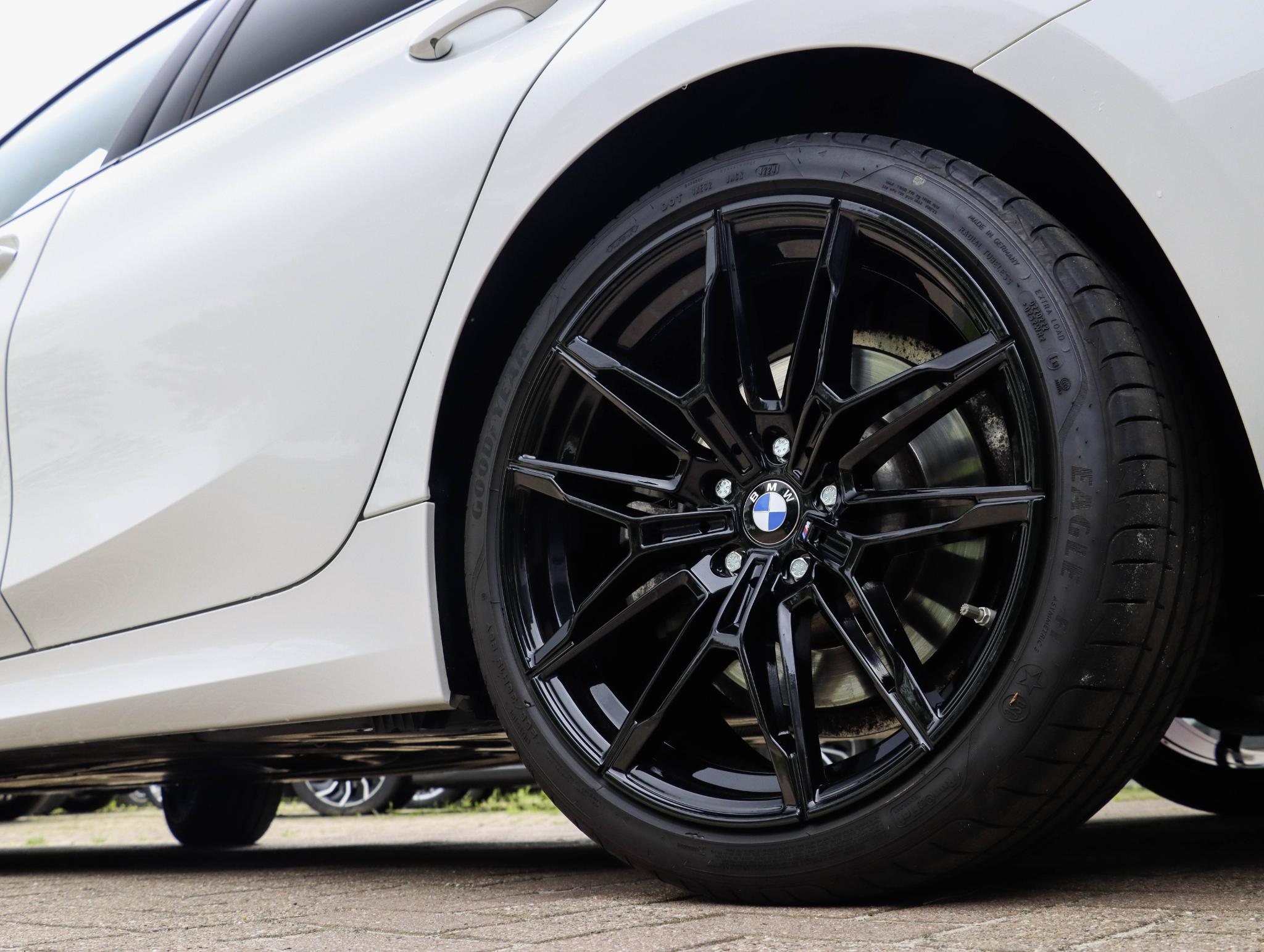Foto van BMW 330i