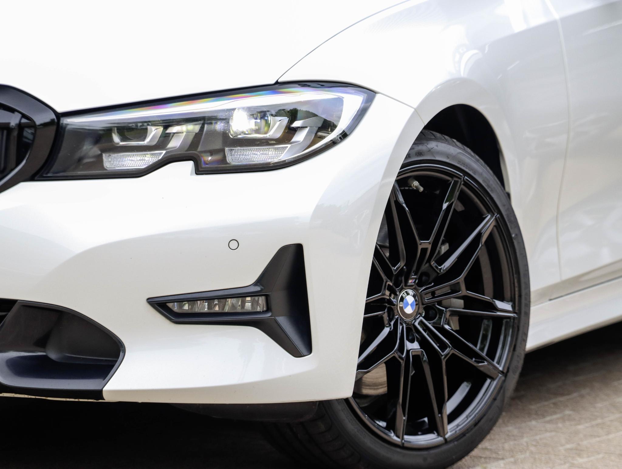 Foto van BMW 330i