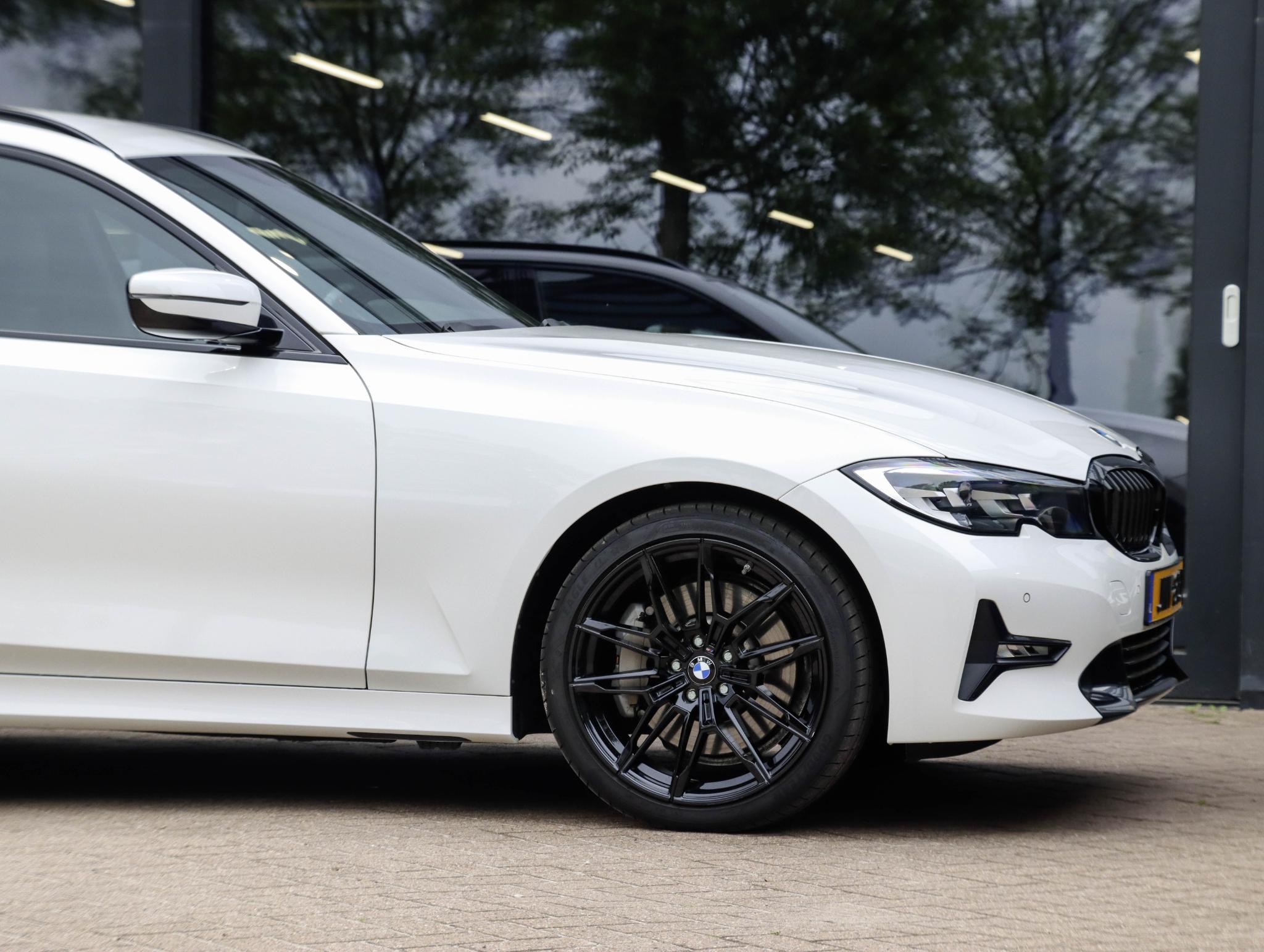 Foto van BMW 330i