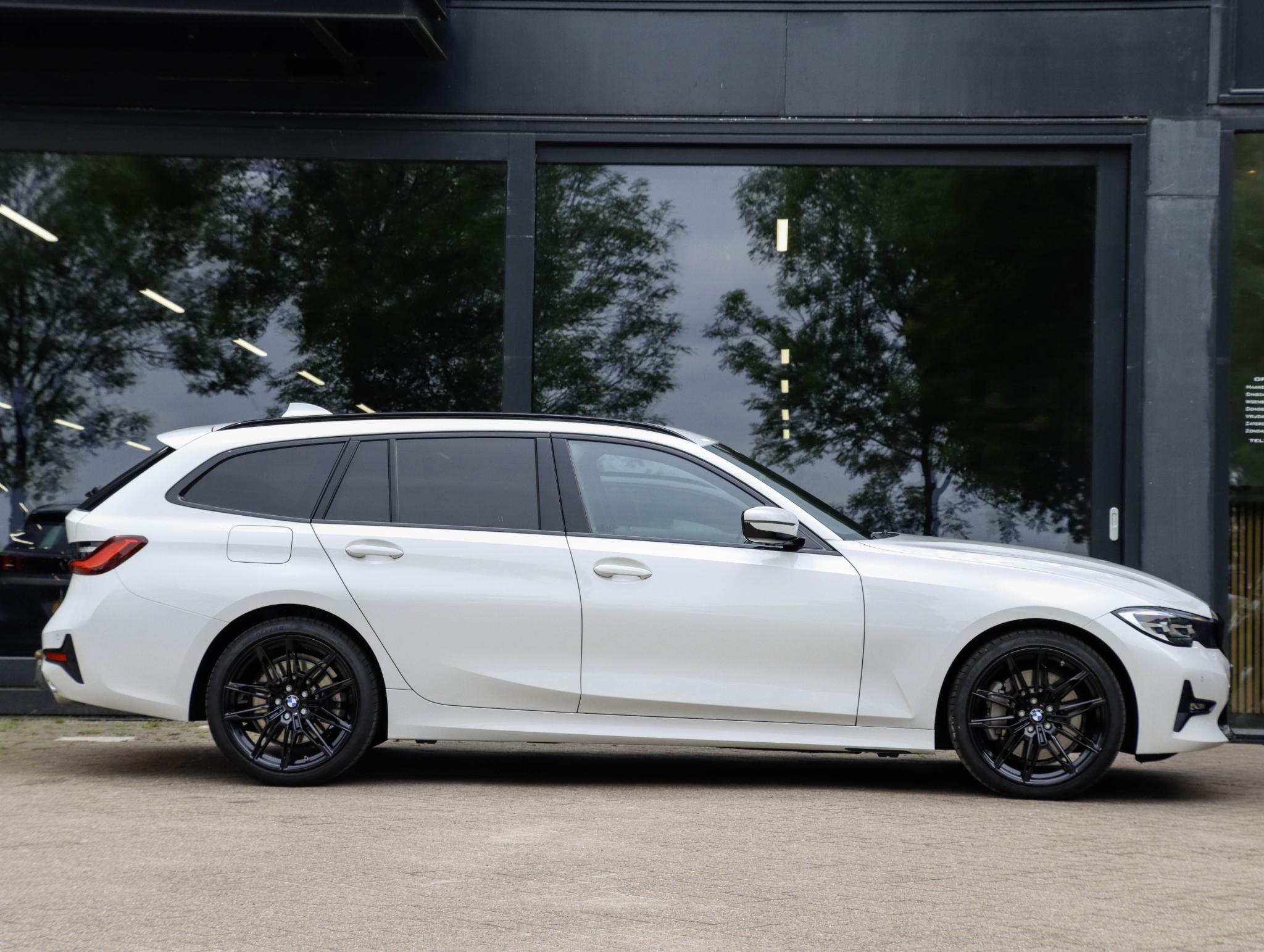 Foto van BMW 330i