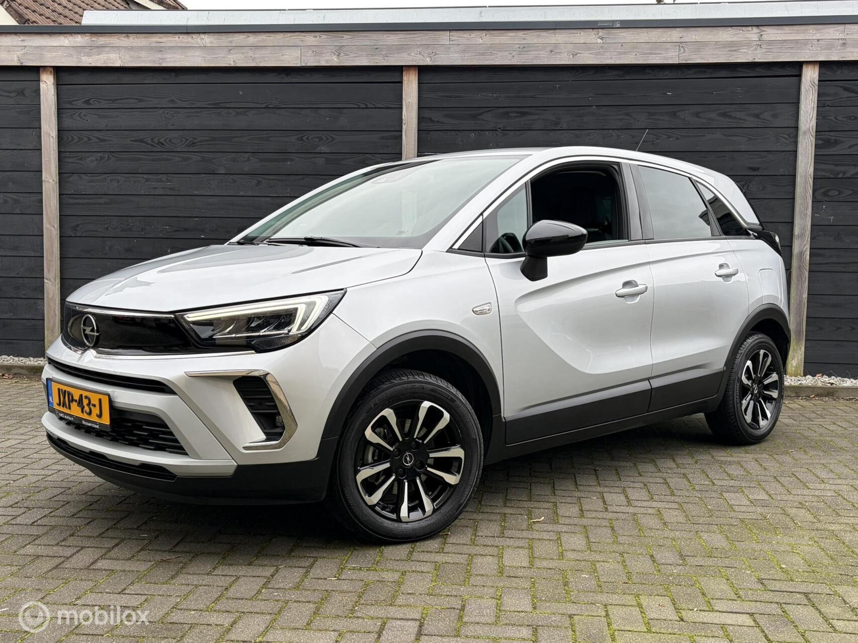 Opel Crossland 1.2 Turbo Elegance 110 PK Clima / FM nav en Carplay / LM / 10.922 KM!!! 2024 - voorkant