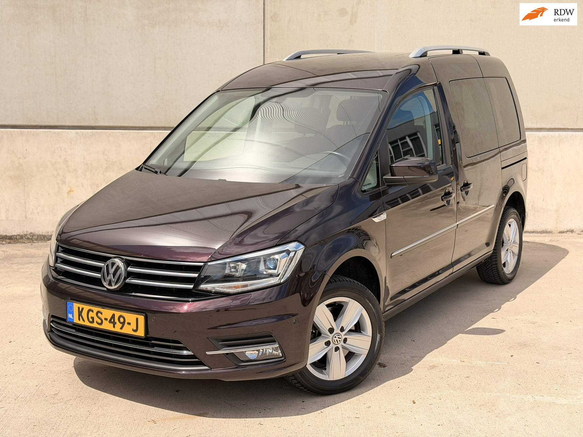 Volkswagen Caddy 1.4 TSI Highline Xenon CarPlay Standkachel ACC Leder/alca 2017 - voorkant