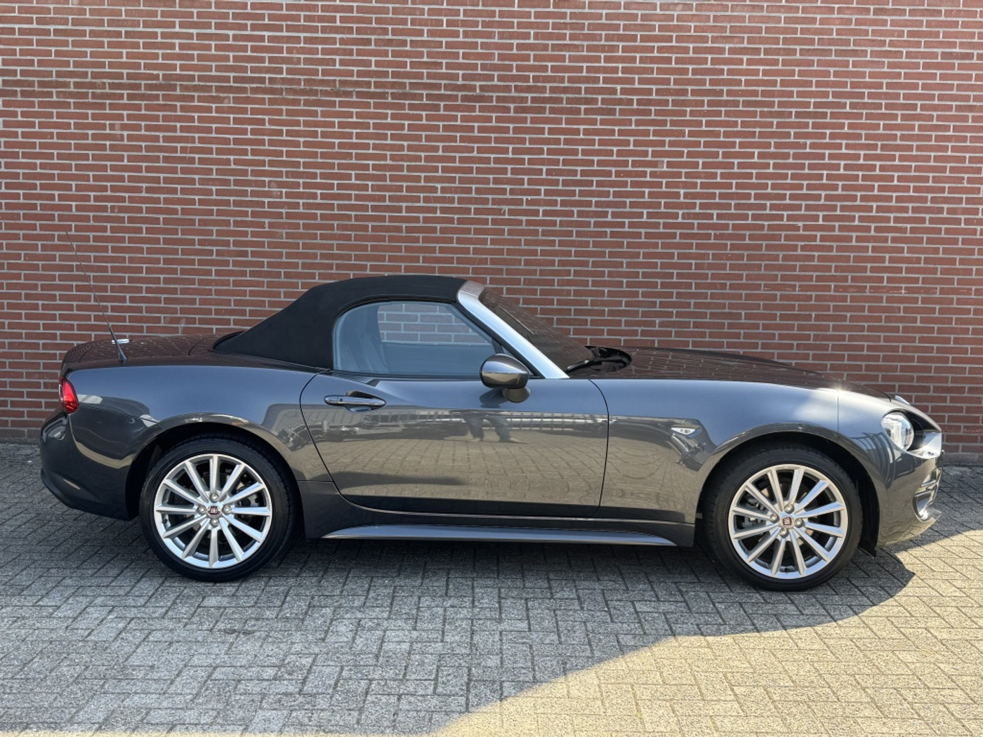 Foto van Fiat Fiat 124 Spider