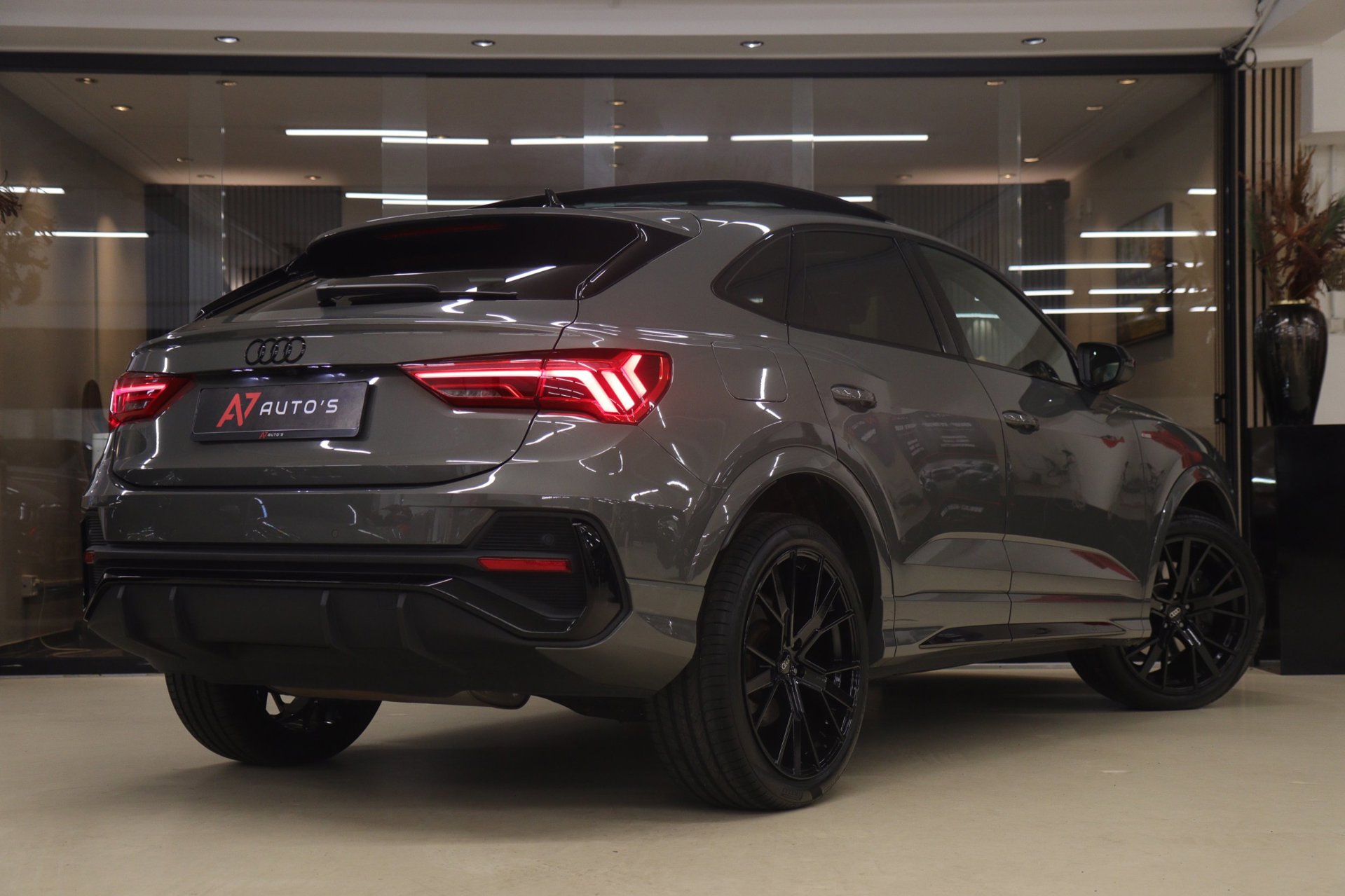 Foto van Audi Q3 Sportback E-tron