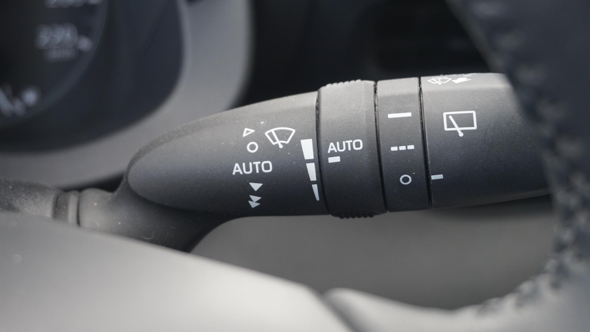 Foto van Mazda 2 Hybrid