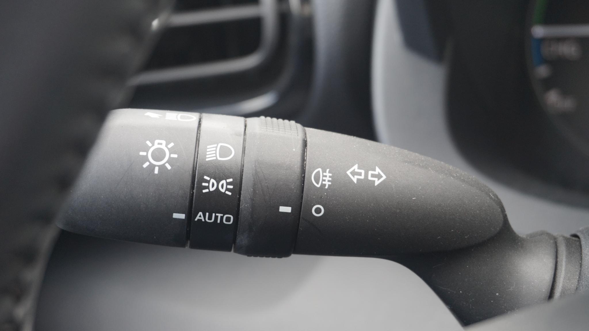 Foto van Mazda 2 Hybrid