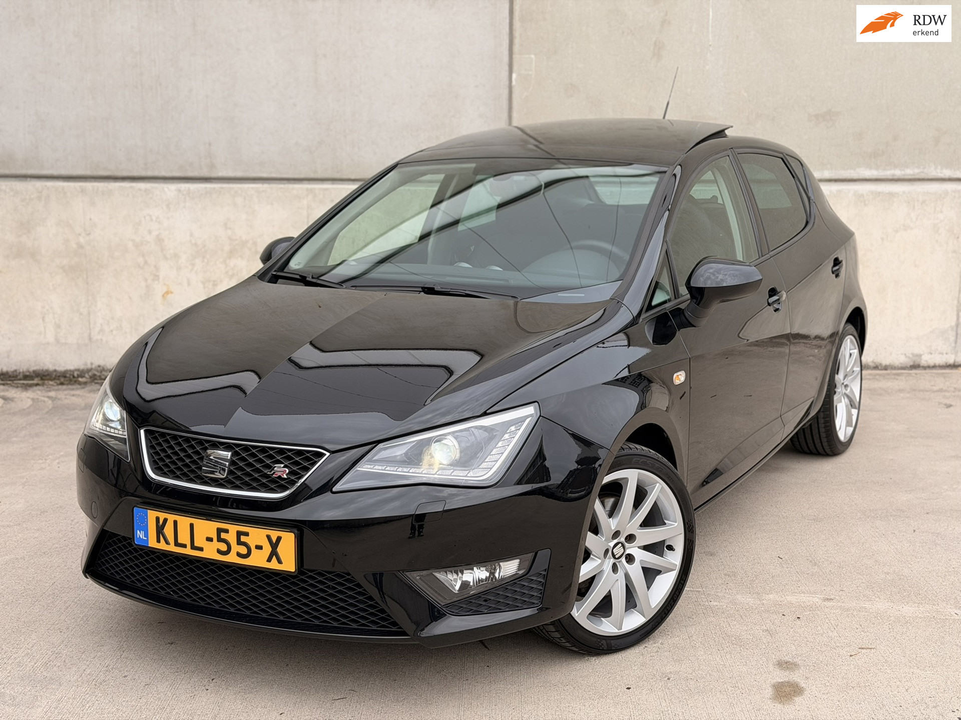 Seat Ibiza 1.0 EcoTSI Pano Leder/alca Sound LED 17' CarPlay 2017 - voorkant