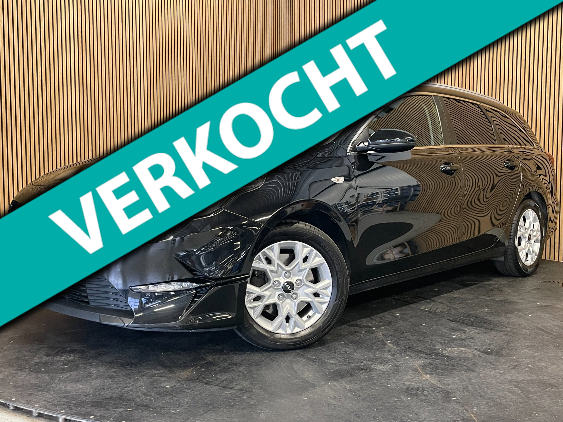 Kia Ceed Sportswagon 1.5 T-GDi DynamicLine|161PK|AFN.TREKHAAK|AUTOMAAT|ACC|ANDROID|CARPLAY|STOEL+STUURVERW|CAMERA|1e EIG|INCL.BTW| 2023 - voorkant
