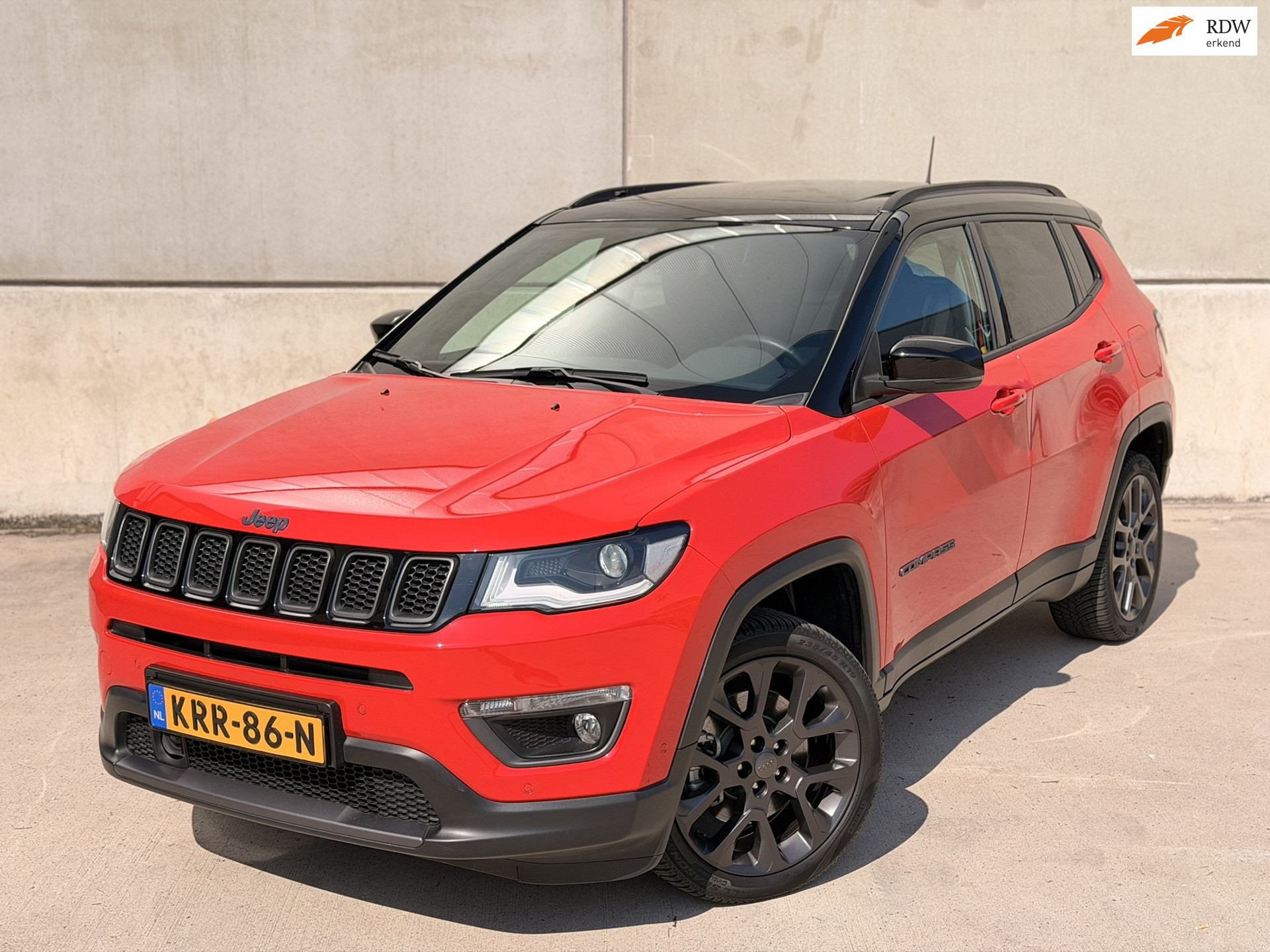 Jeep Compass 4xe 240 Plug-in Hybrid S Pano Trekh. 19'' Leder 2021 - voorkant