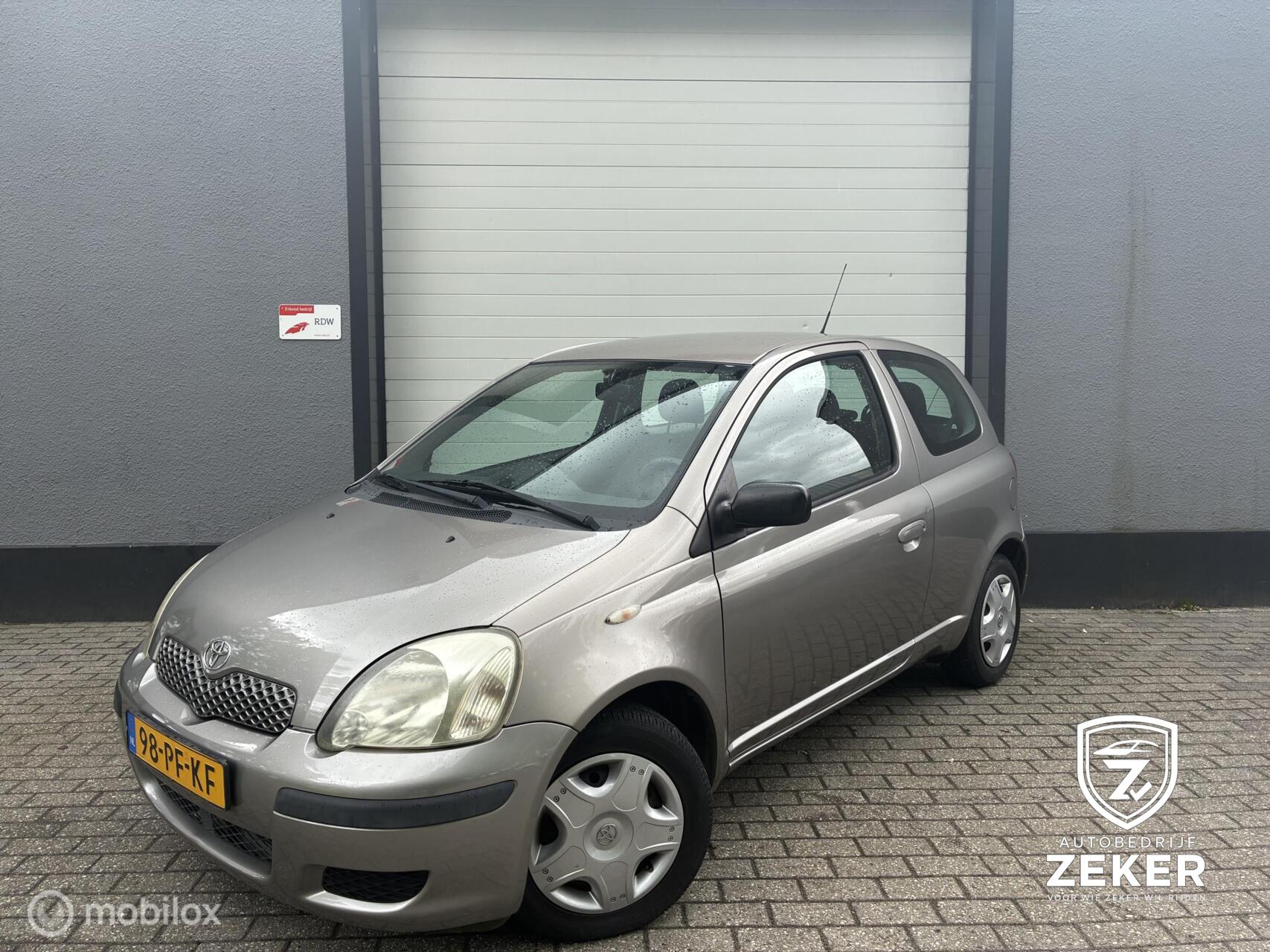 Toyota Yaris 1.0 VVT-i Idols MMT / automaat / airco / nap / 2004 - voorkant