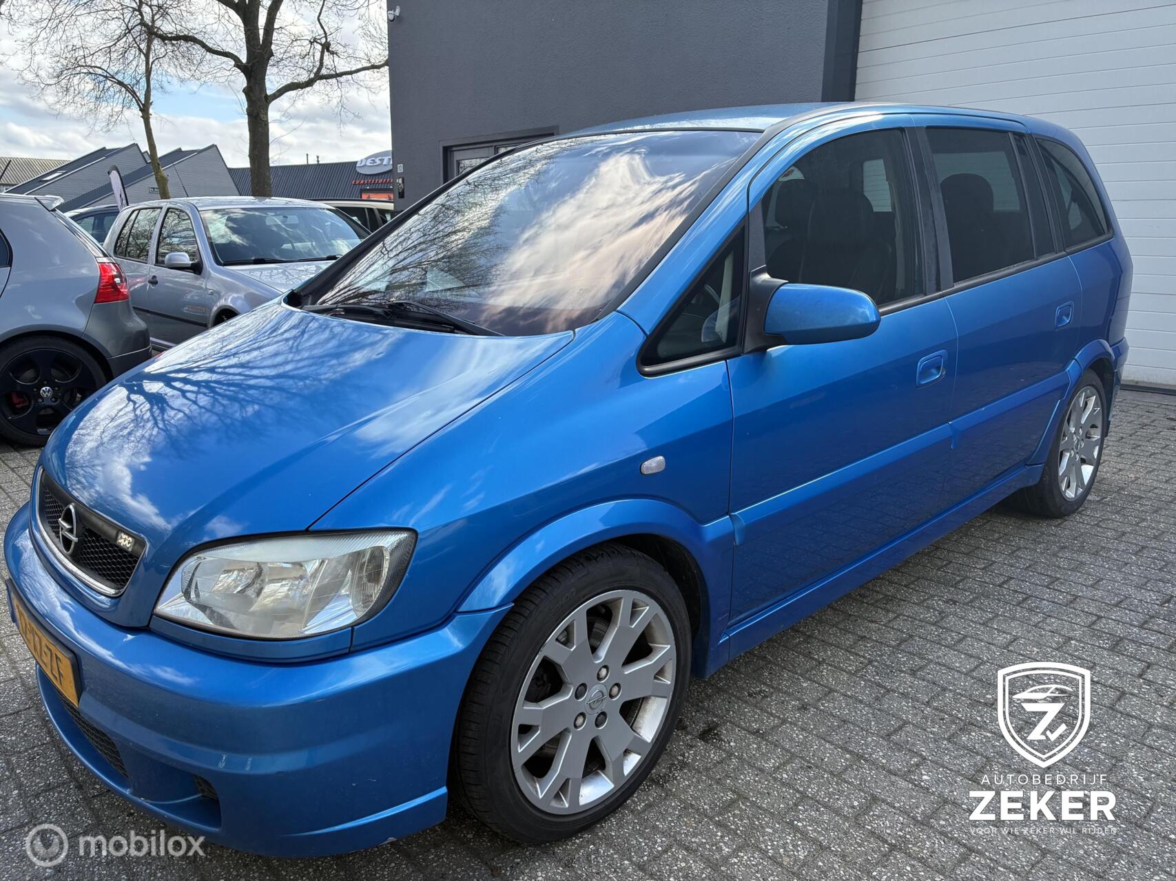 Opel Zafira-a 2.0-16V OPC 2003 - voorkant