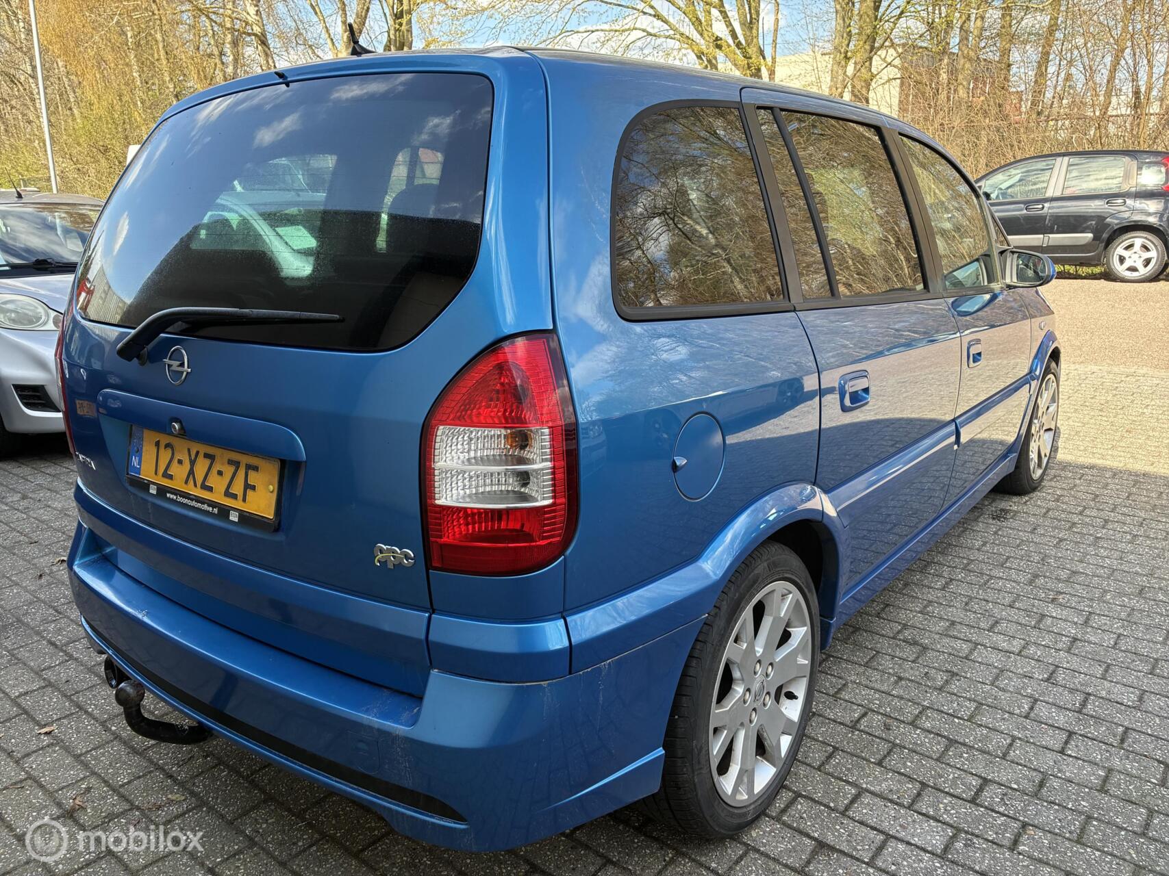 Foto van Opel Zafira-a