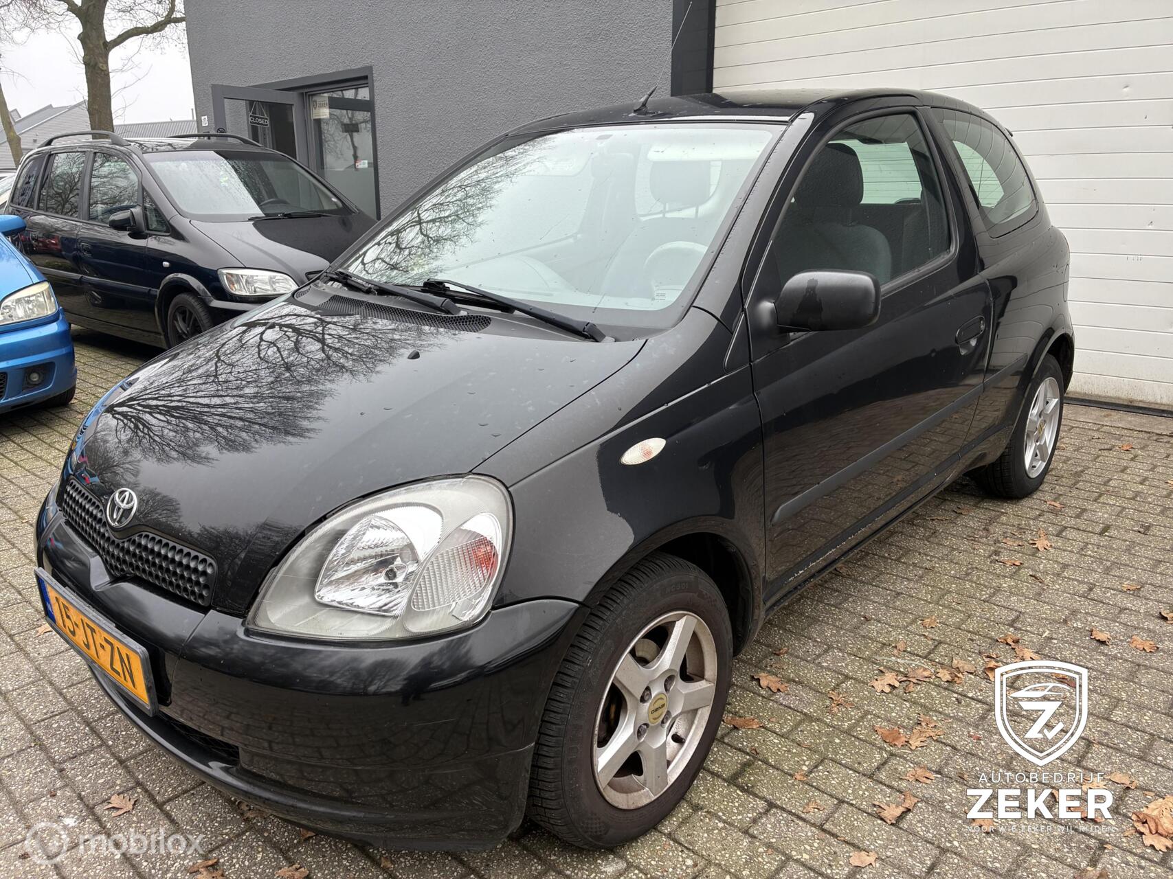 Toyota Yaris 1.0-16V VVT-i / LANGE APK / ZUINIG / GOEDKOOP 2002 - voorkant