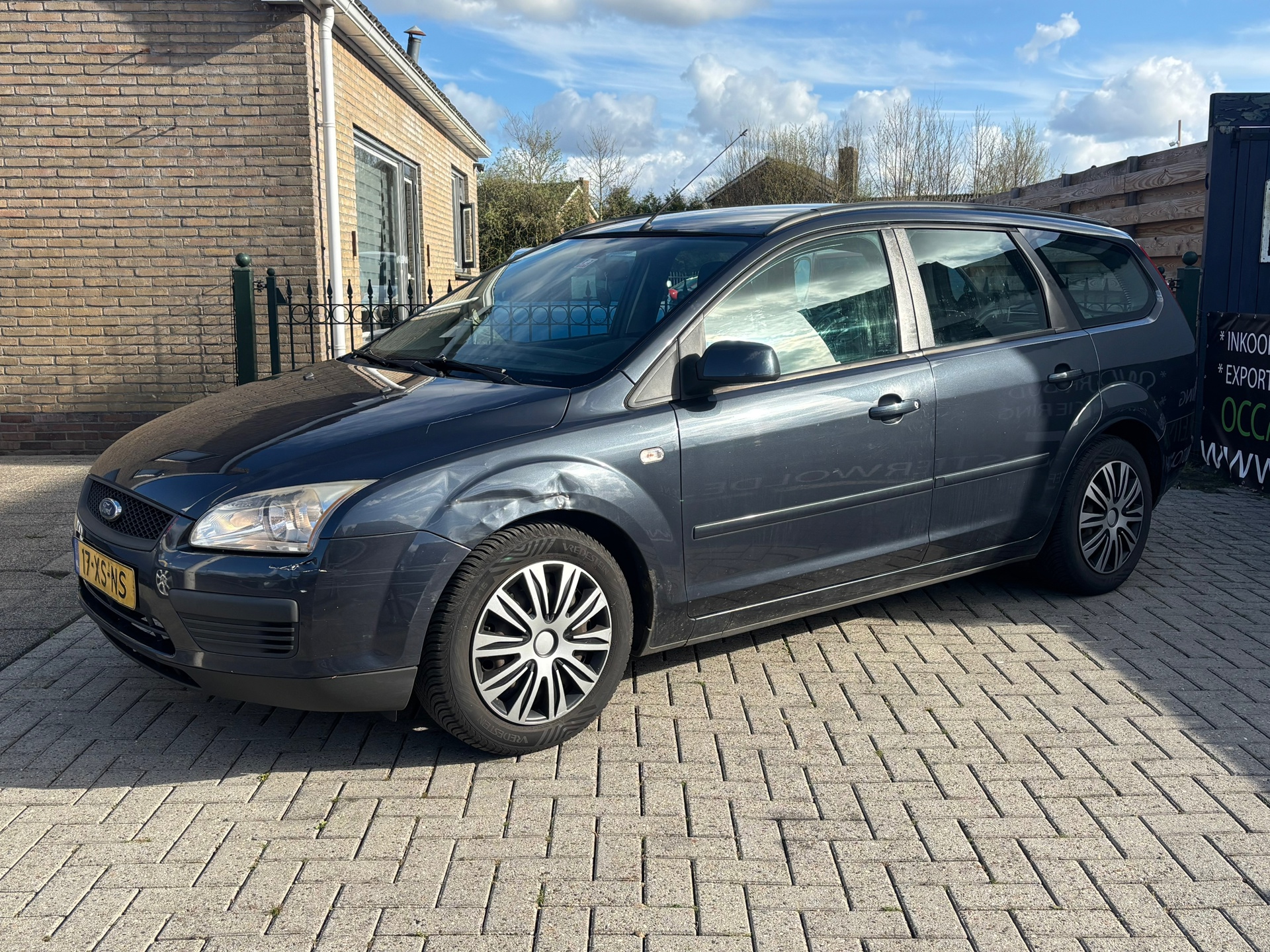 Ford Focus 1.6-16V Trend | rijd schakelt goed enkel zo meenemen | airco | 2007 - voorkant