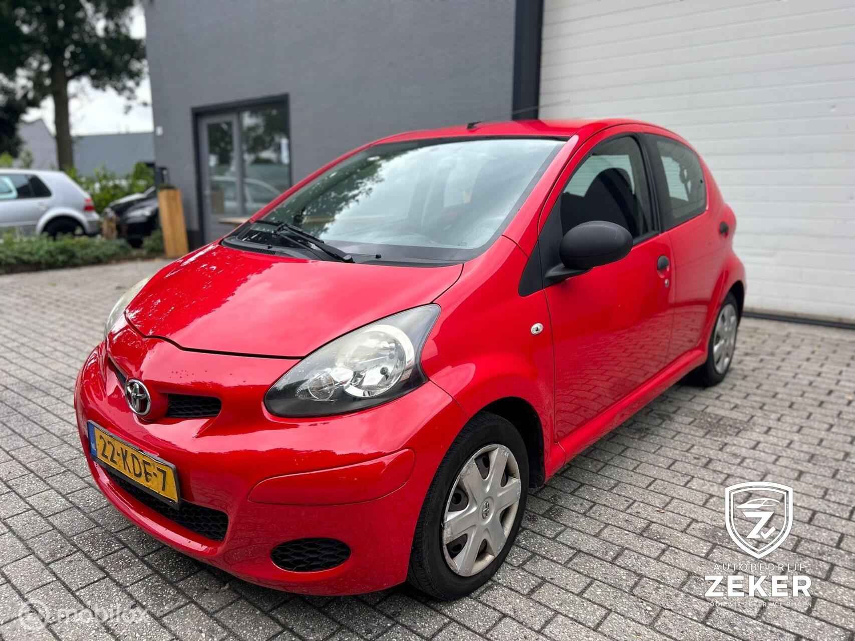 Toyota Aygo 1.0-12V Comfort / Nette Auto / 2009 - voorkant
