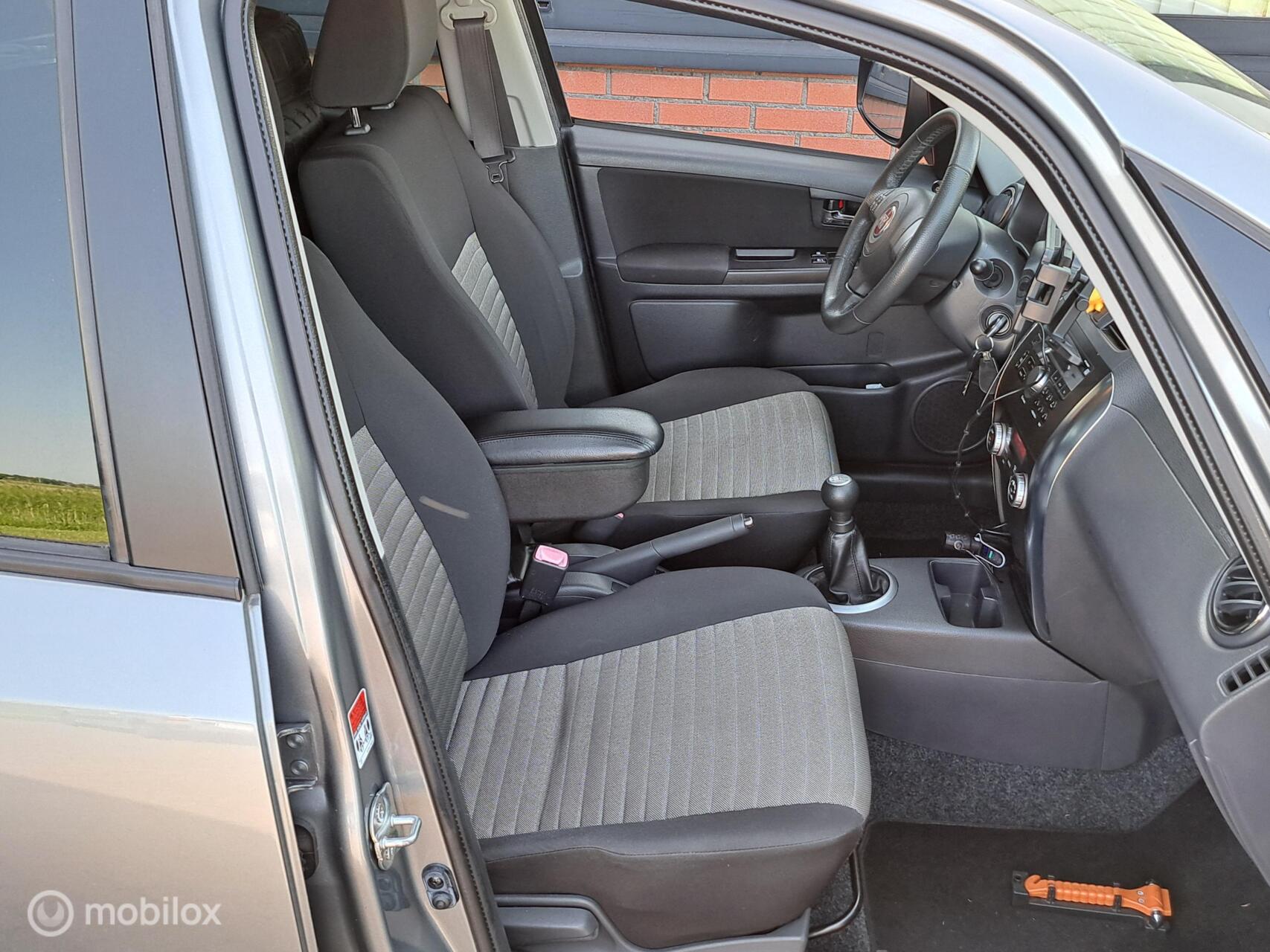 Foto van Fiat Fiat Sedici