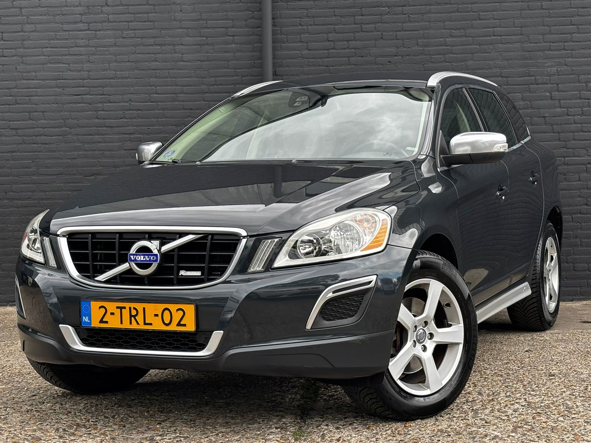 Volvo Xc60 2.0 T5 Summum PDC | LEDER | CRUISE | NAVI | NWE APK 2013 - voorkant