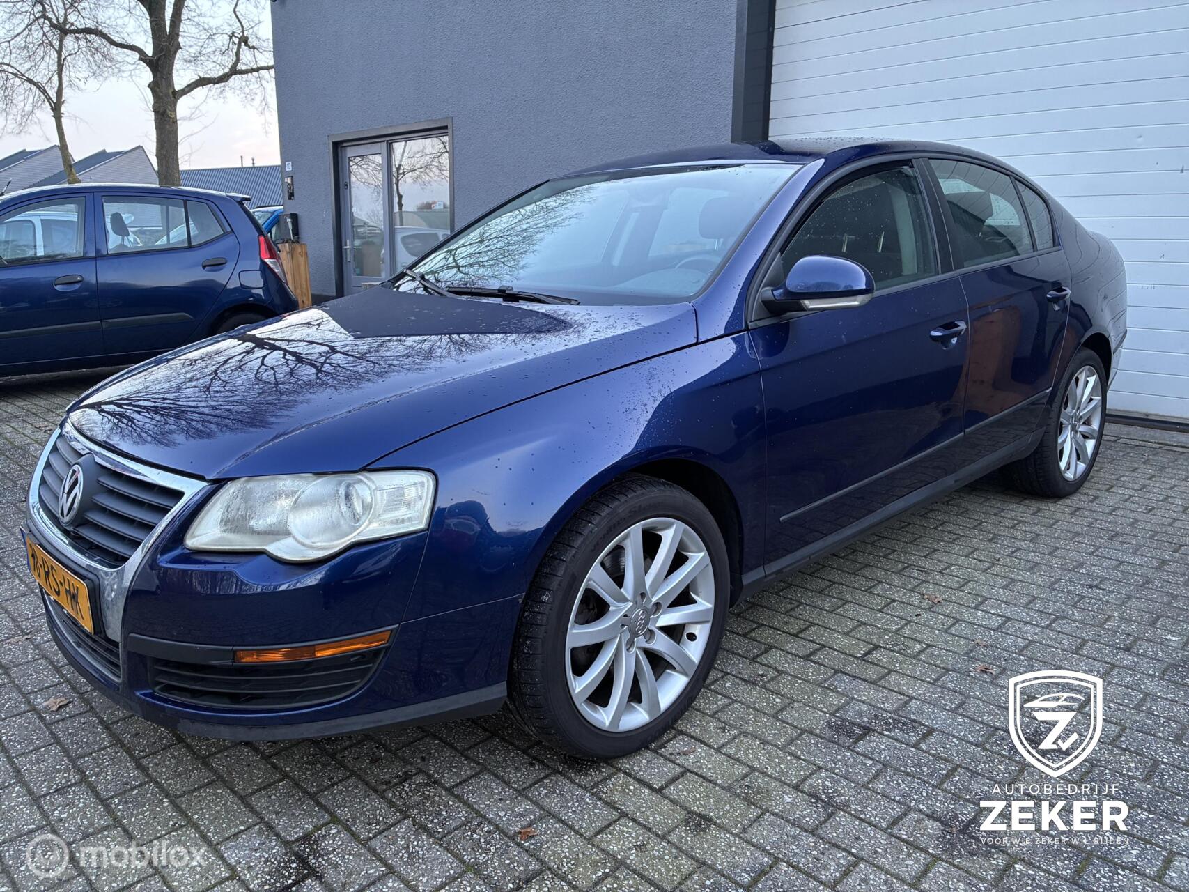 Volkswagen Passat 1.6 FSI Trendline / trekhaak / cruise / 2005 - voorkant