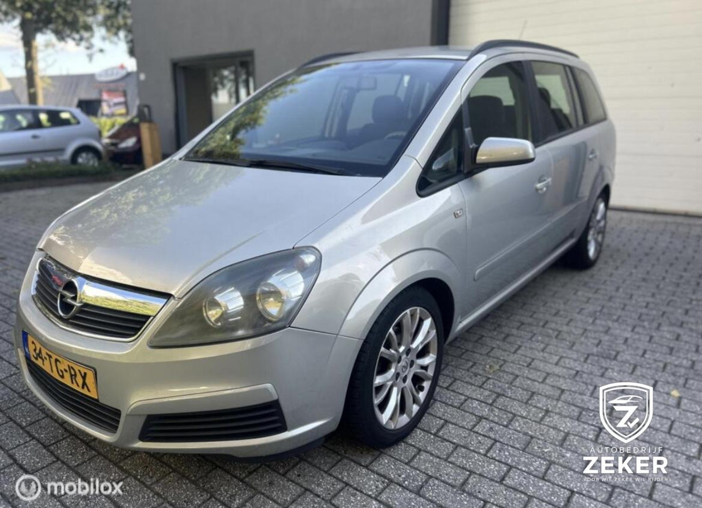 Opel Zafira 1.6 Enjoy /NIEUWE APK/AIRCO/7 PERSOONS / 2006 - voorkant