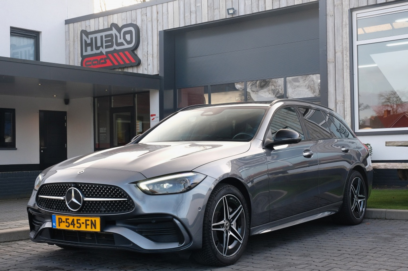 Mercedes-Benz C 300 E 300 e AMG Line Pano, Leder, Origineel NL 2022 - voorkant