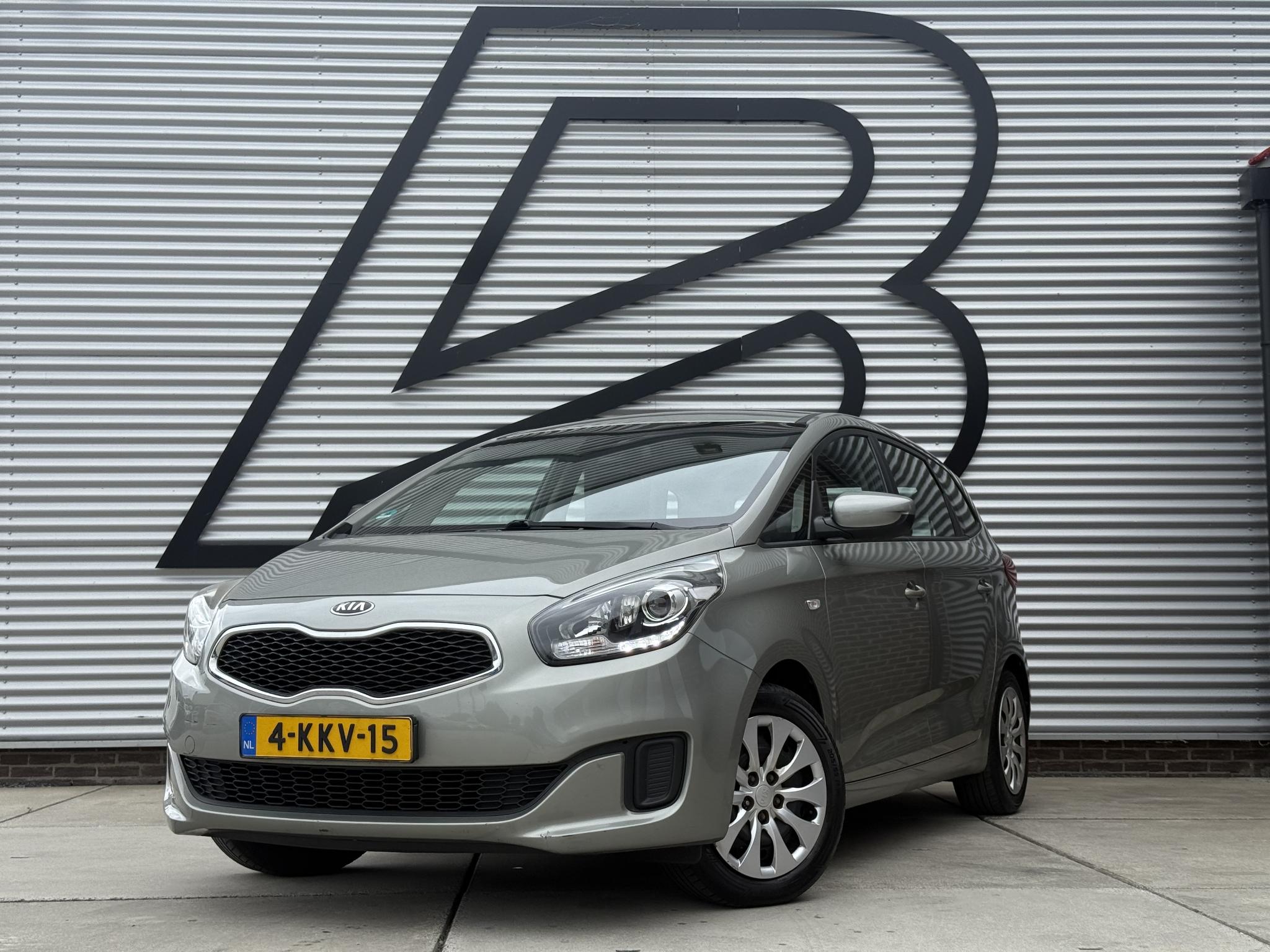 Kia Carens 1.6 GDi First Edition 2013 - voorkant