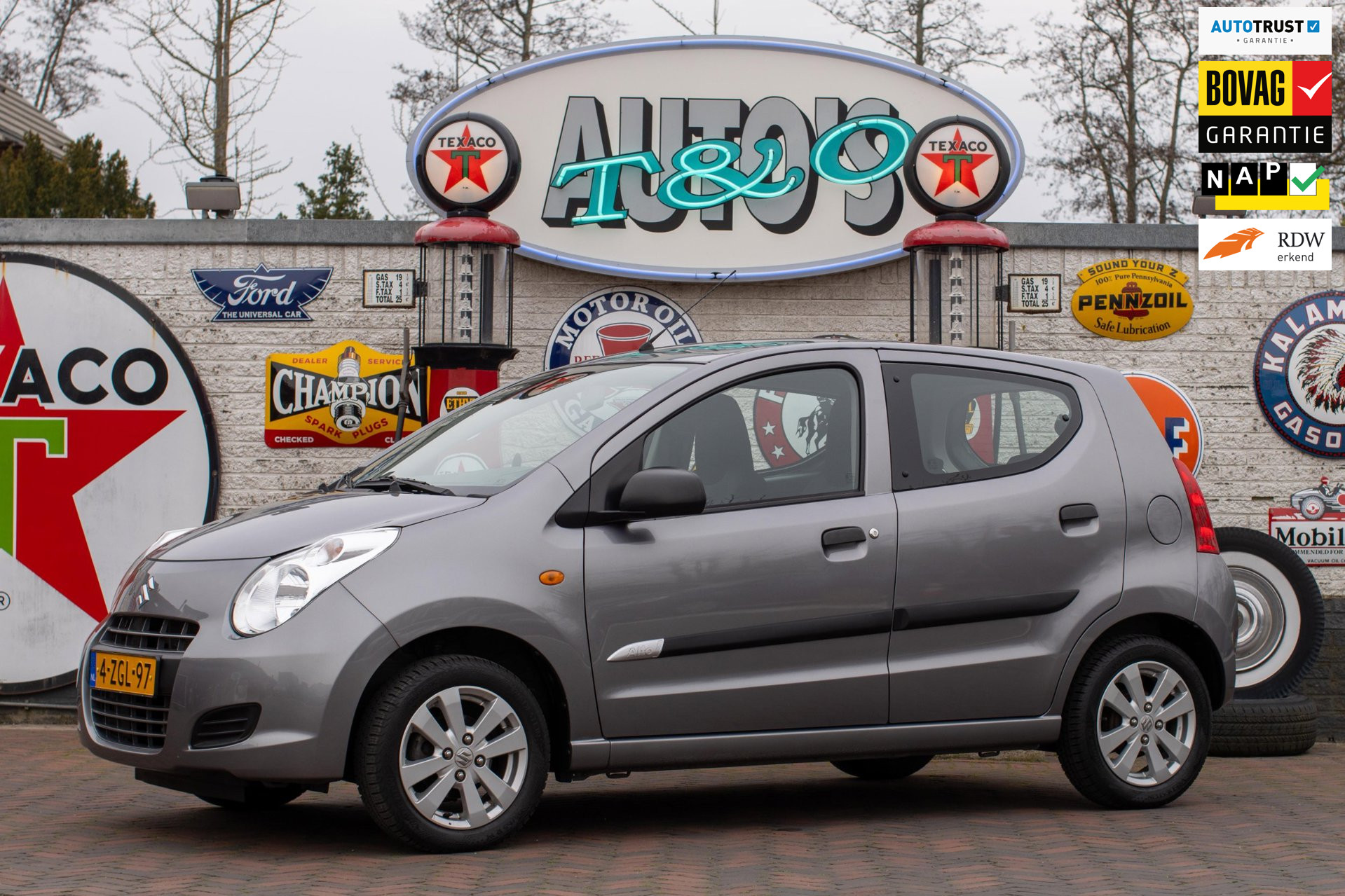 Suzuki Alto 1.0 Celebration EASSS NL-auto +NAP 2015 - voorkant
