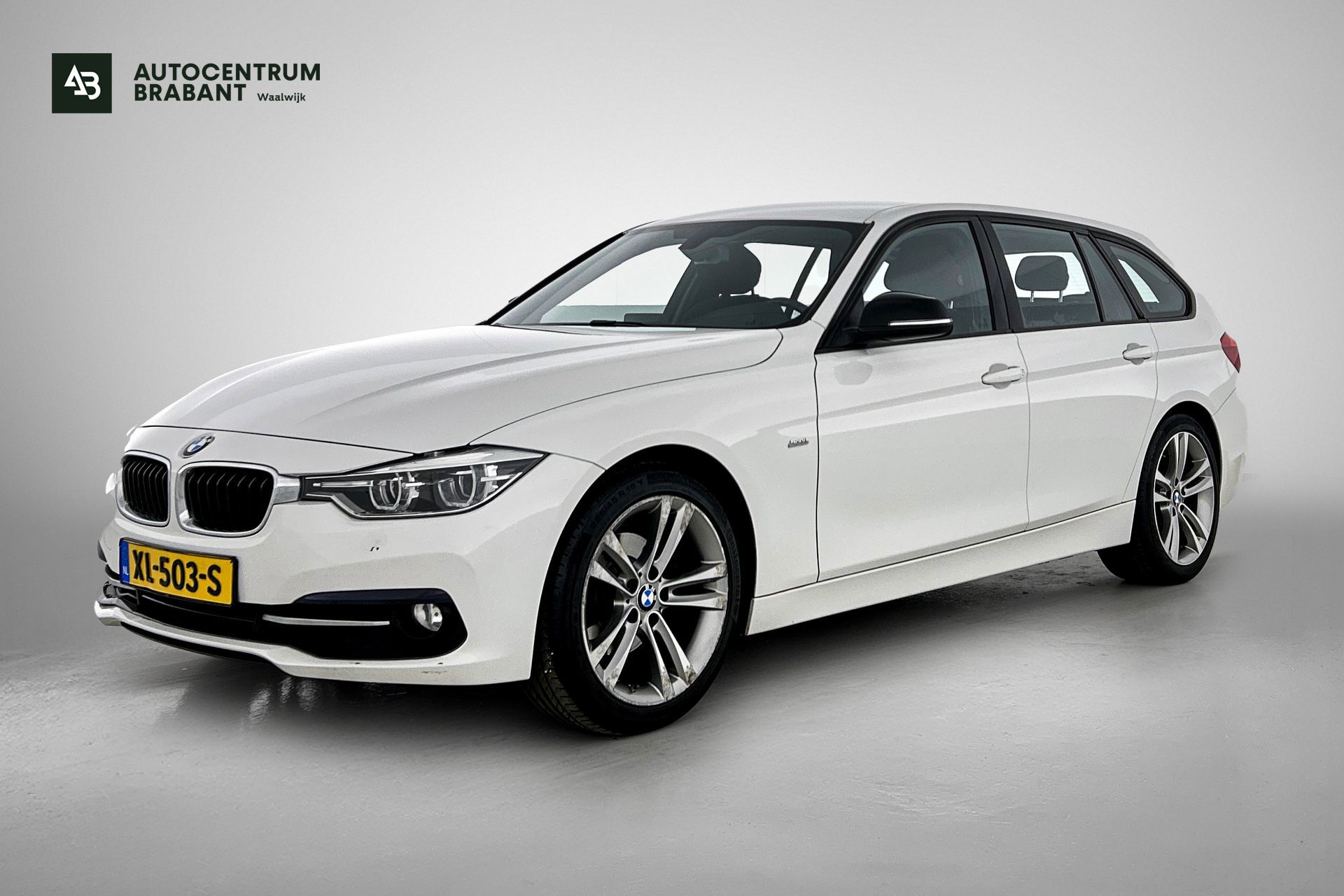 BMW 318i 318i Centennial High Executive | GOED ONDERH | STOELVERW | PARKSENS | ETC 2016 - voorkant