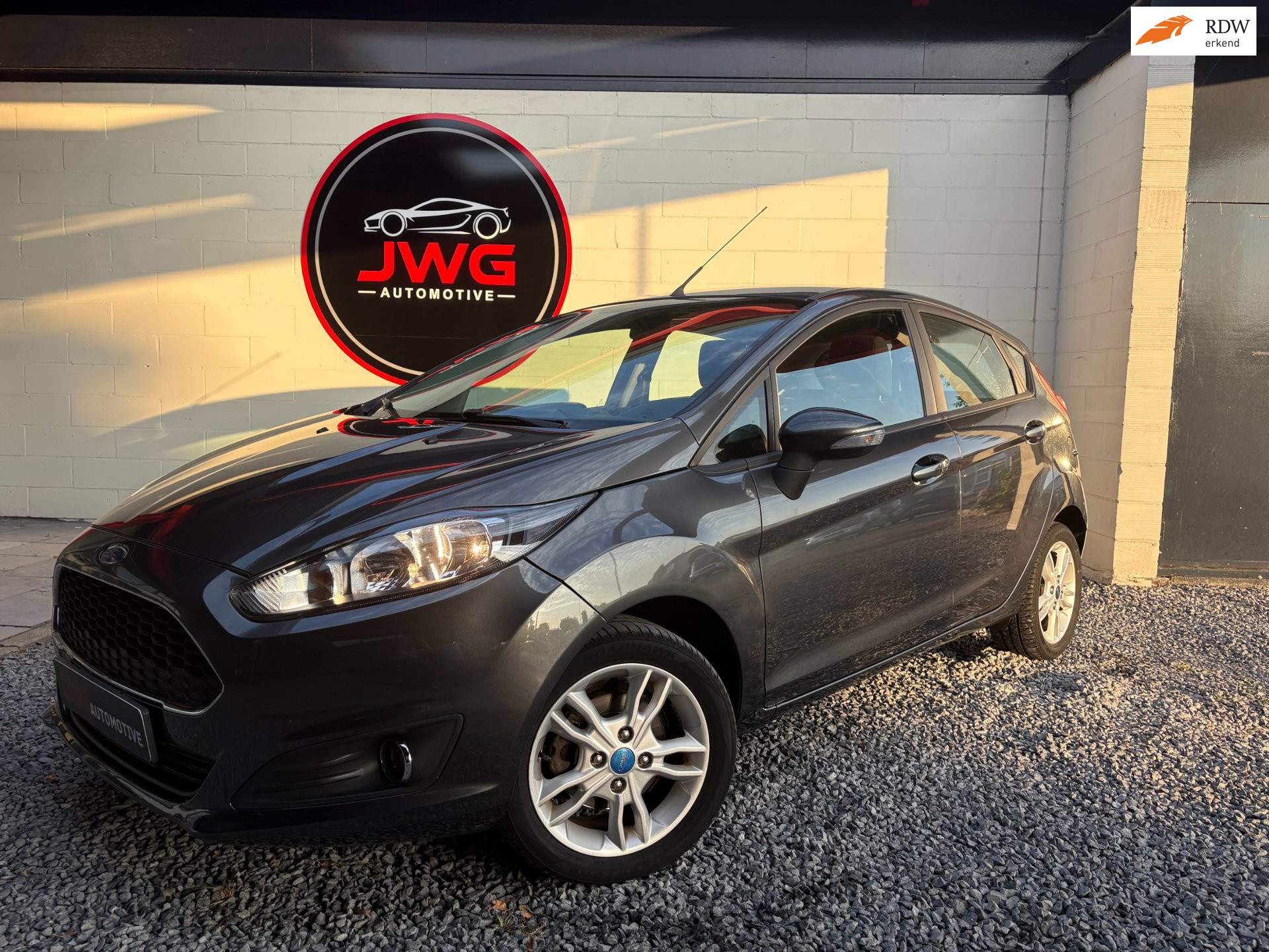 Ford Fiesta 1.25 Airco/Elektrische ramen/LMV/82PK 2016 - voorkant