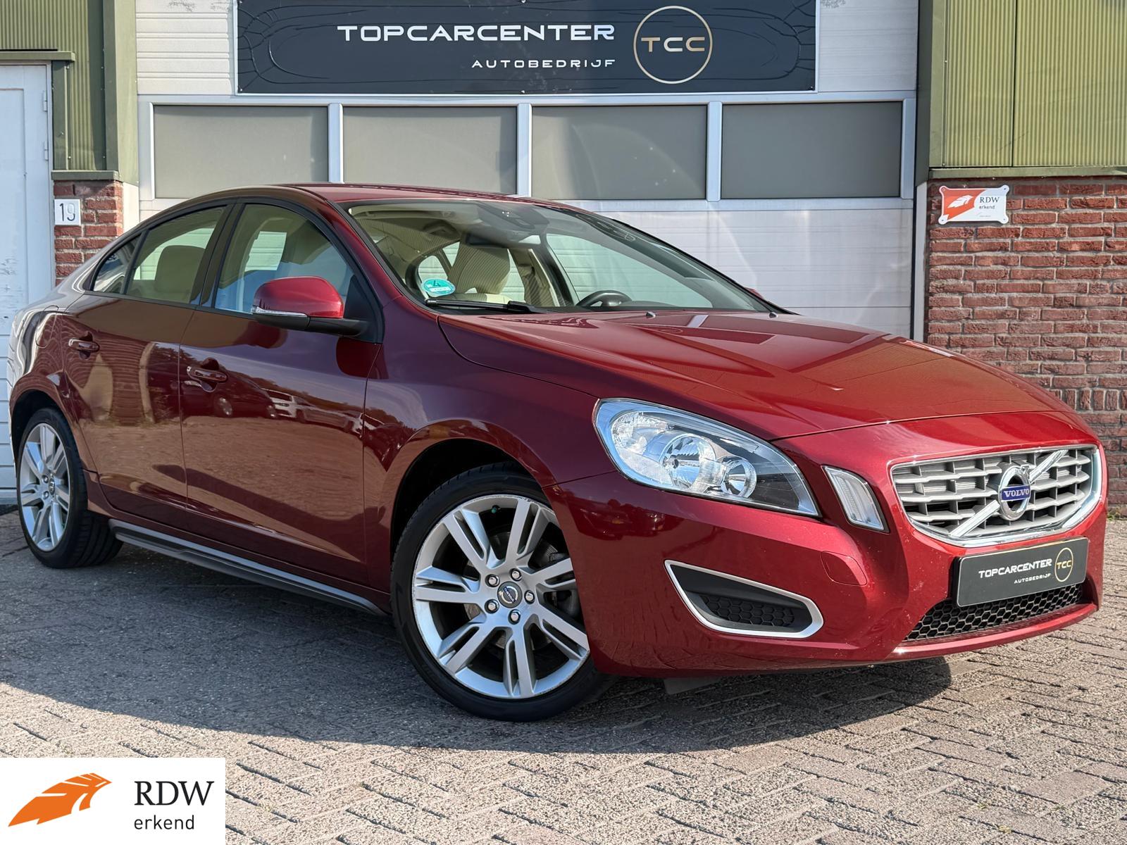 Volvo S60 1.6 D2 Summum/AIRCO/TREKH/NAVI/LEER/CRUISE/APK 2013 - voorkant