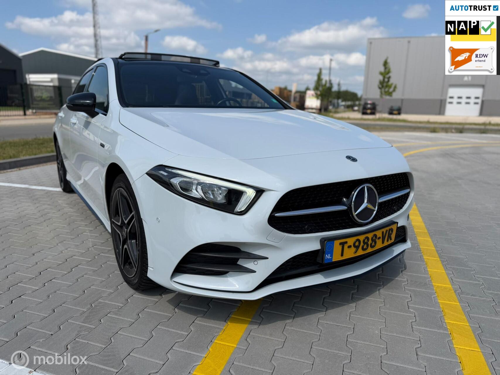 Foto van Mercedes-Benz A 250 E