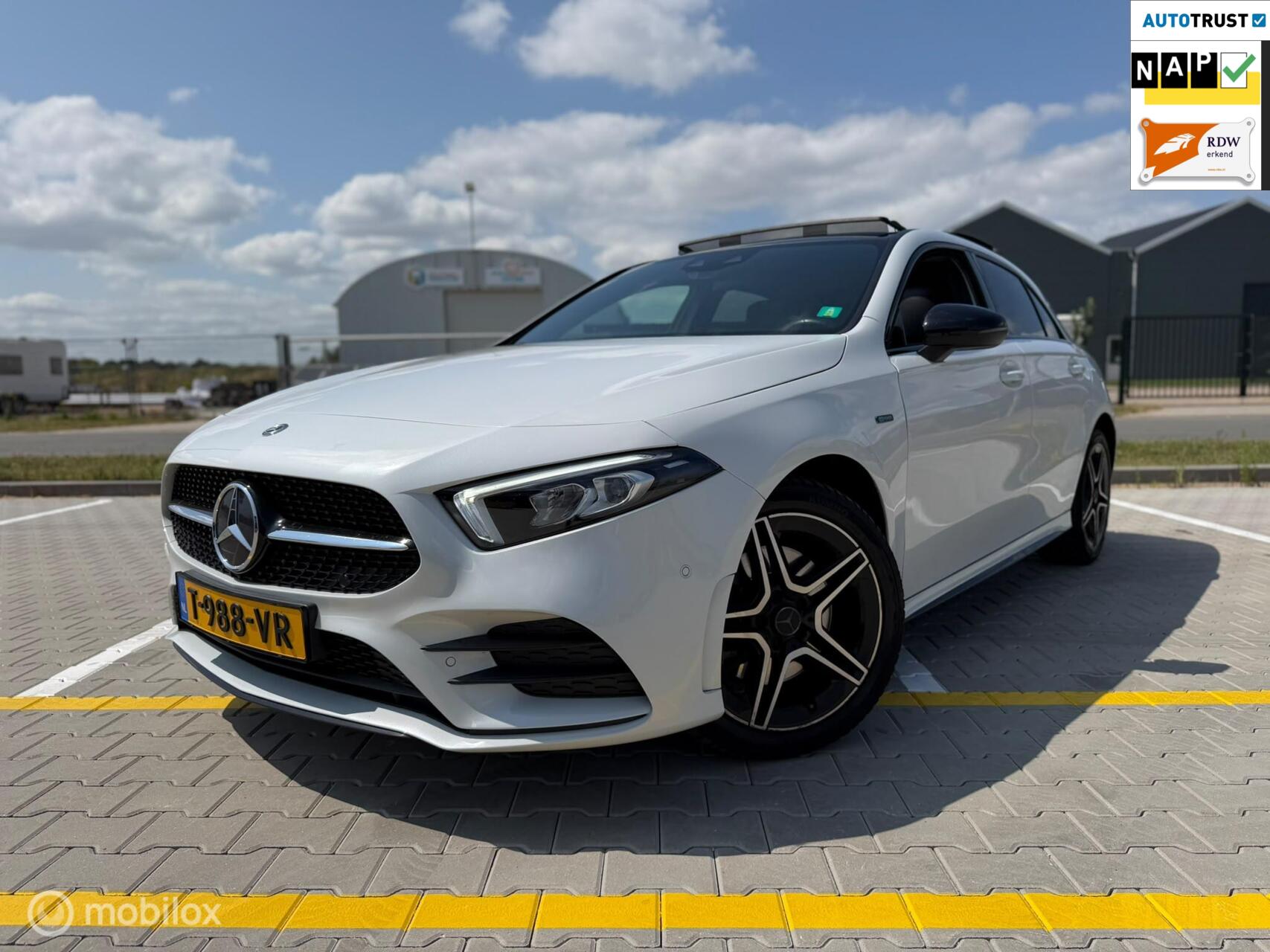 Mercedes-Benz A 250 E 250 e AMG Limited|PANO|CARPLAY|AUTOM| 2020 - voorkant