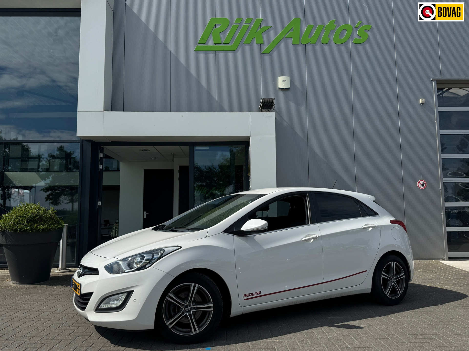 Hyundai I 30 Blue 1.6 GDI i-Vision Redline * Airco * Nieuwe APK * Camera * Nav * 2013 - voorkant